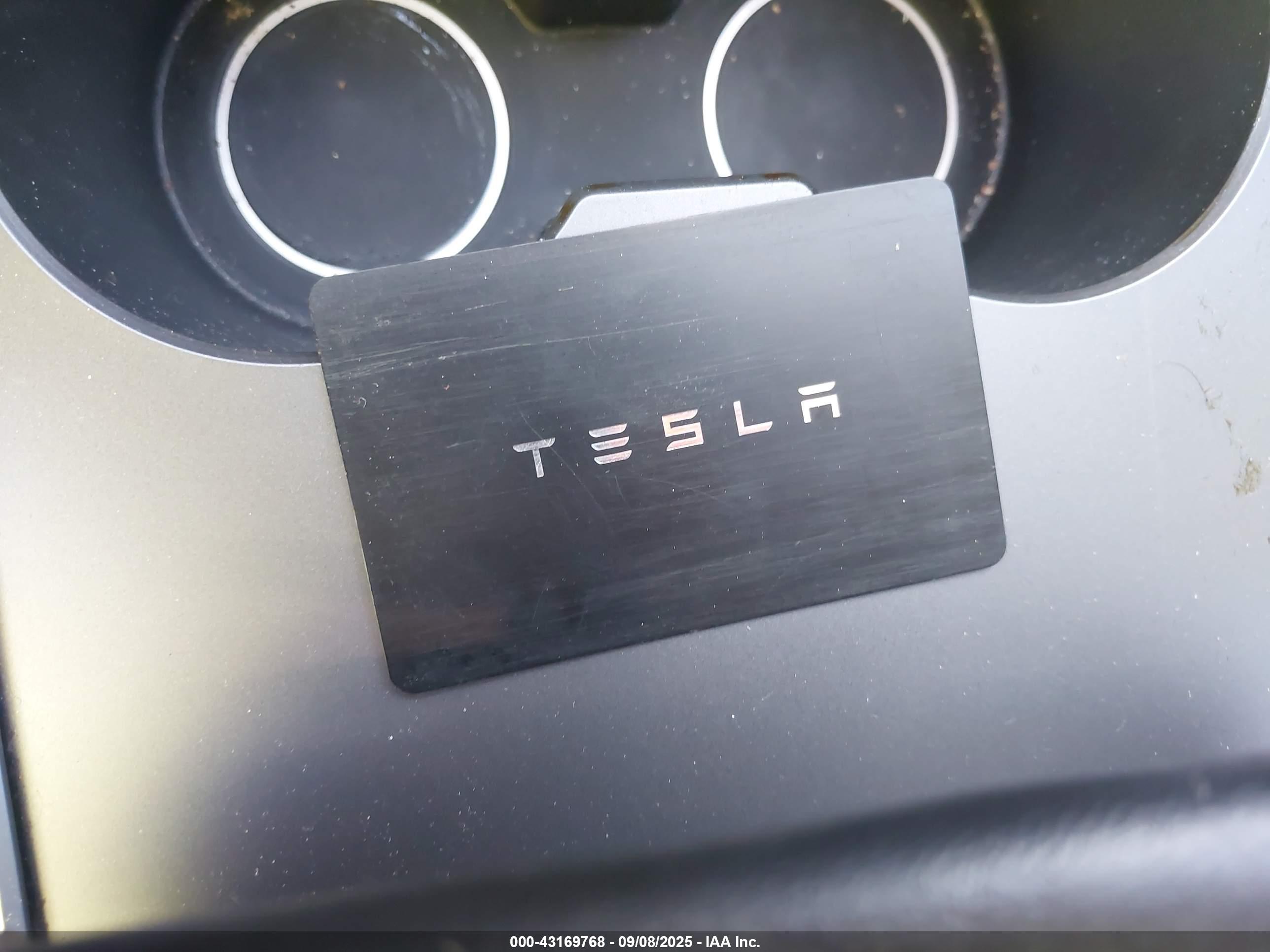 TESLA MODEL image 11