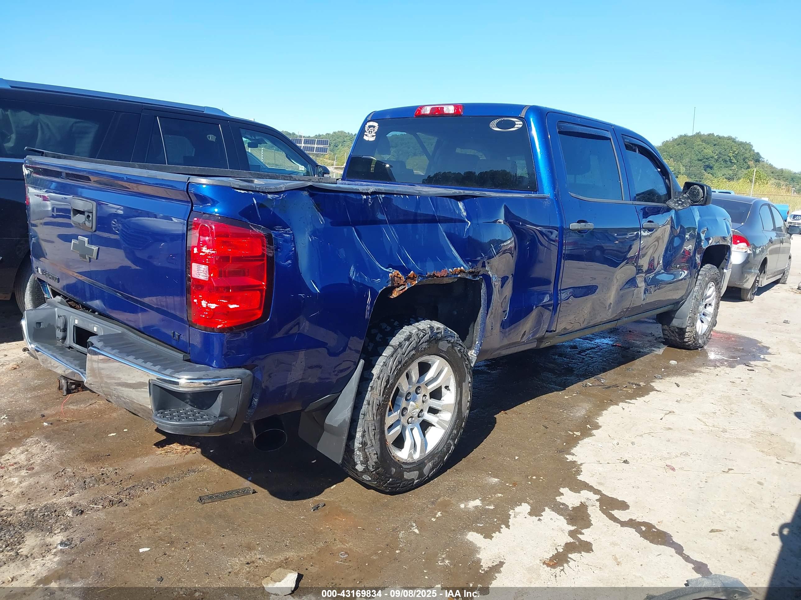 CHEVROLET SILVERADO image 4