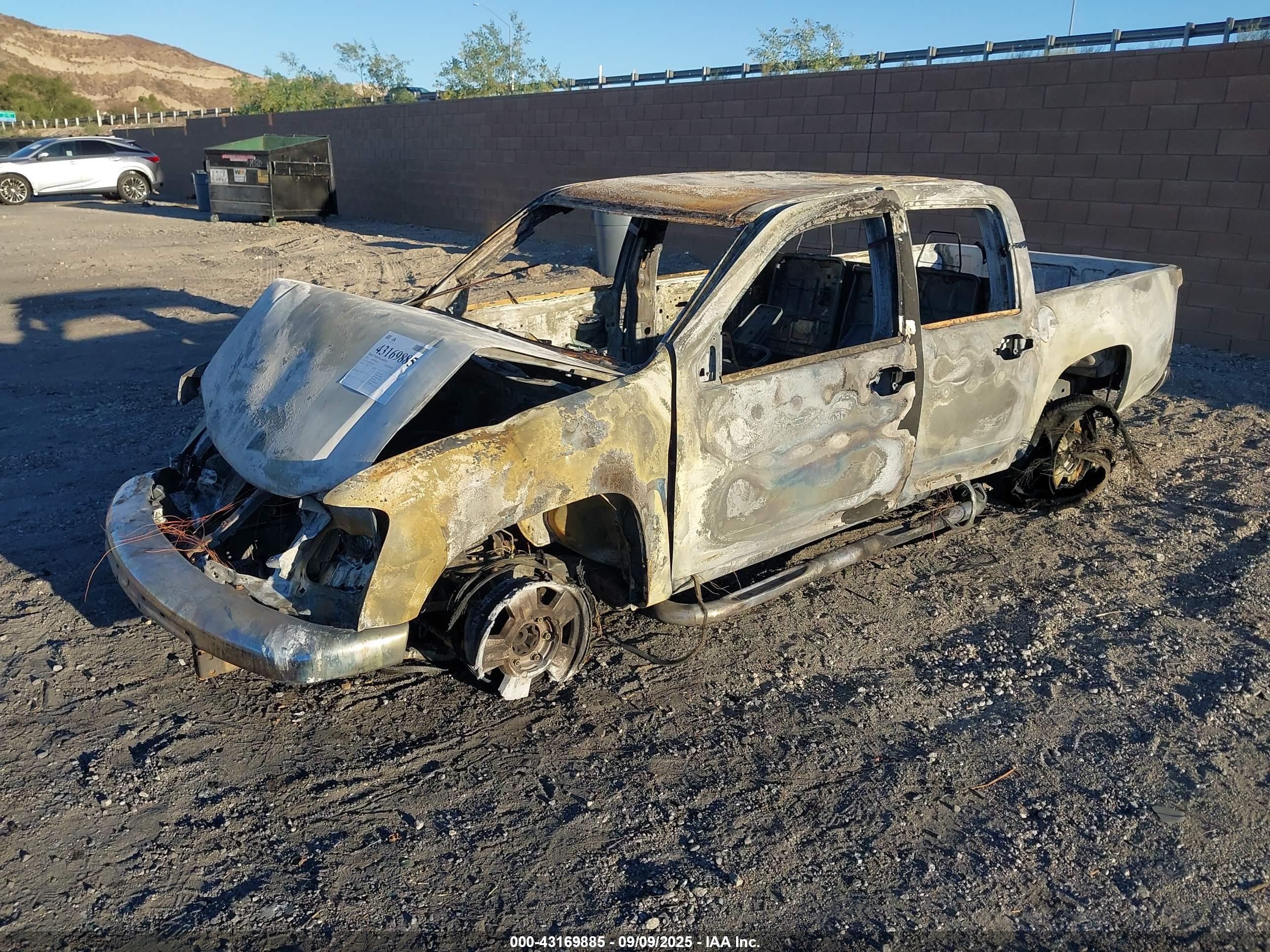 CHEVROLET COLORADO image 2