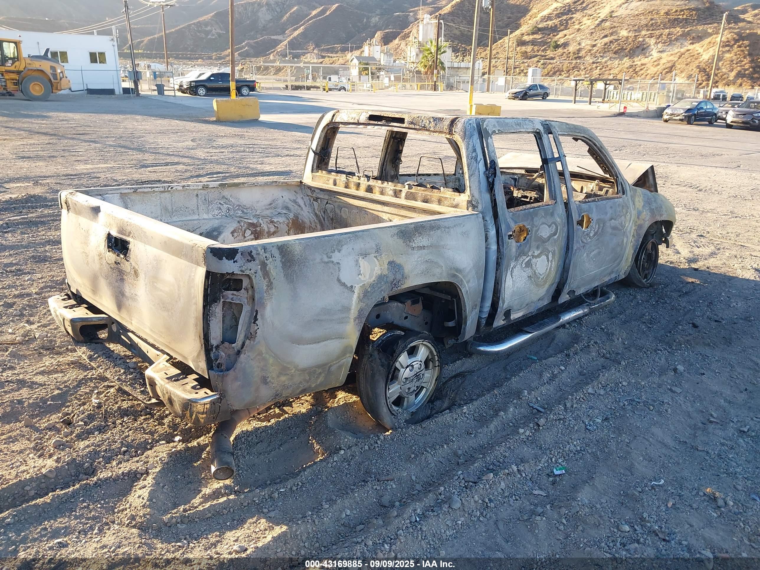 CHEVROLET COLORADO image 4