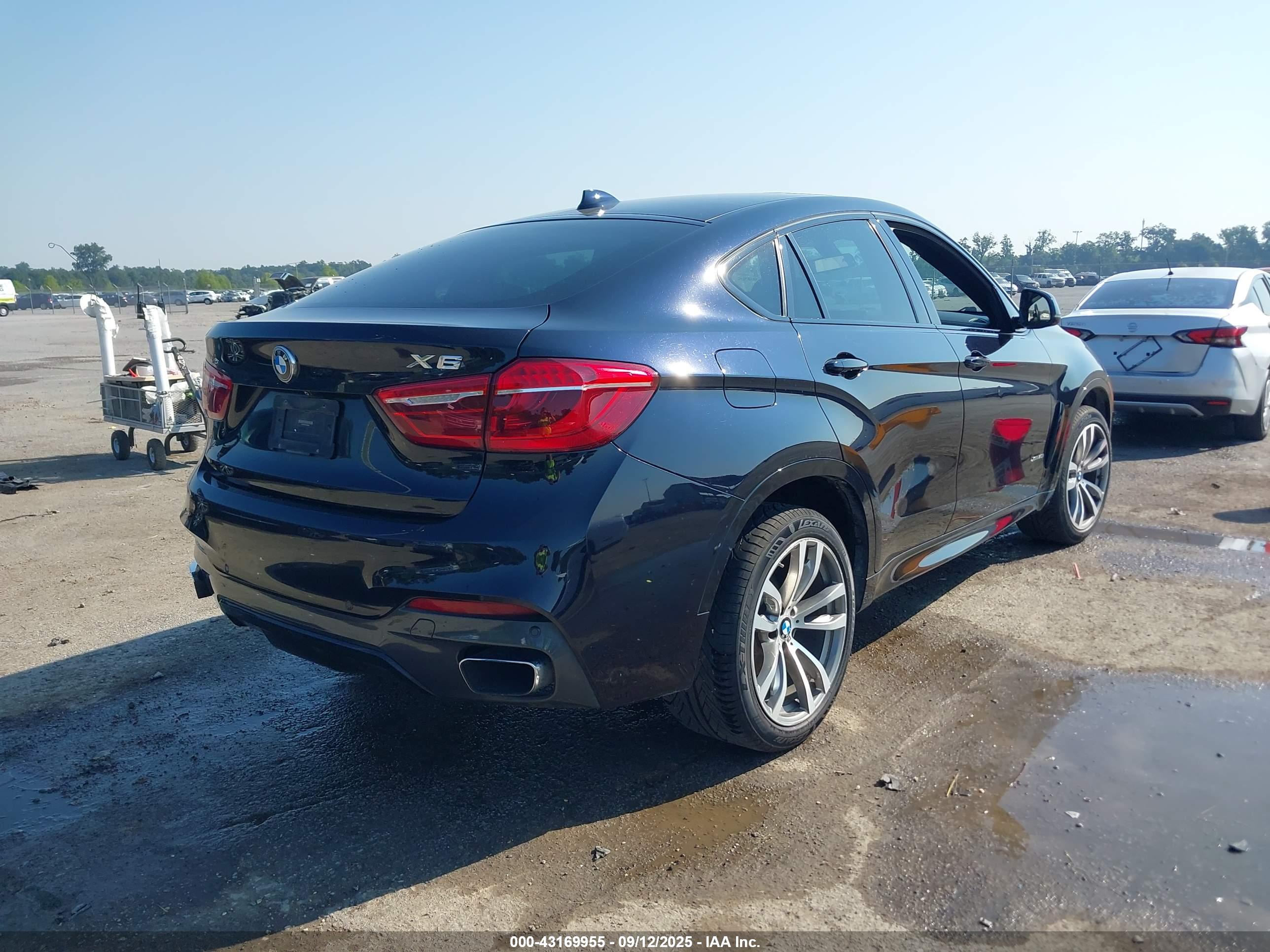BMW X6 image 4