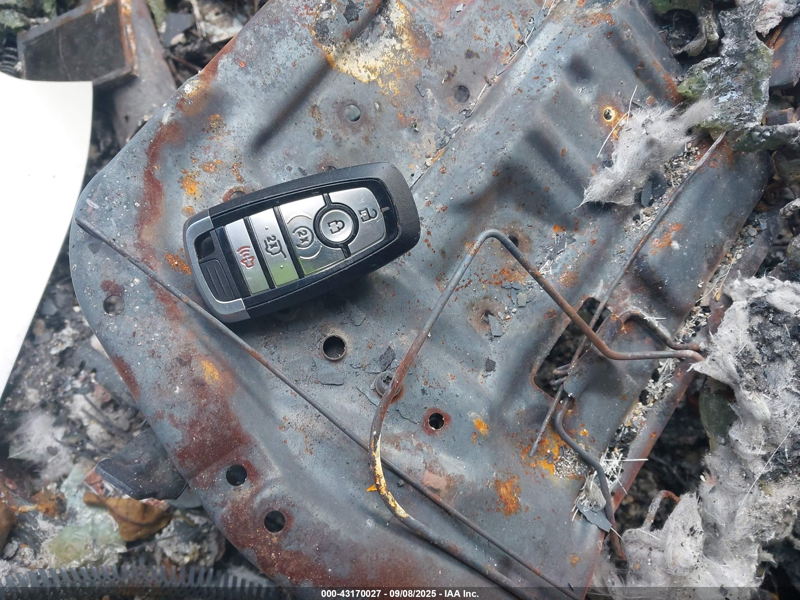 FORD ESCAPE image 11