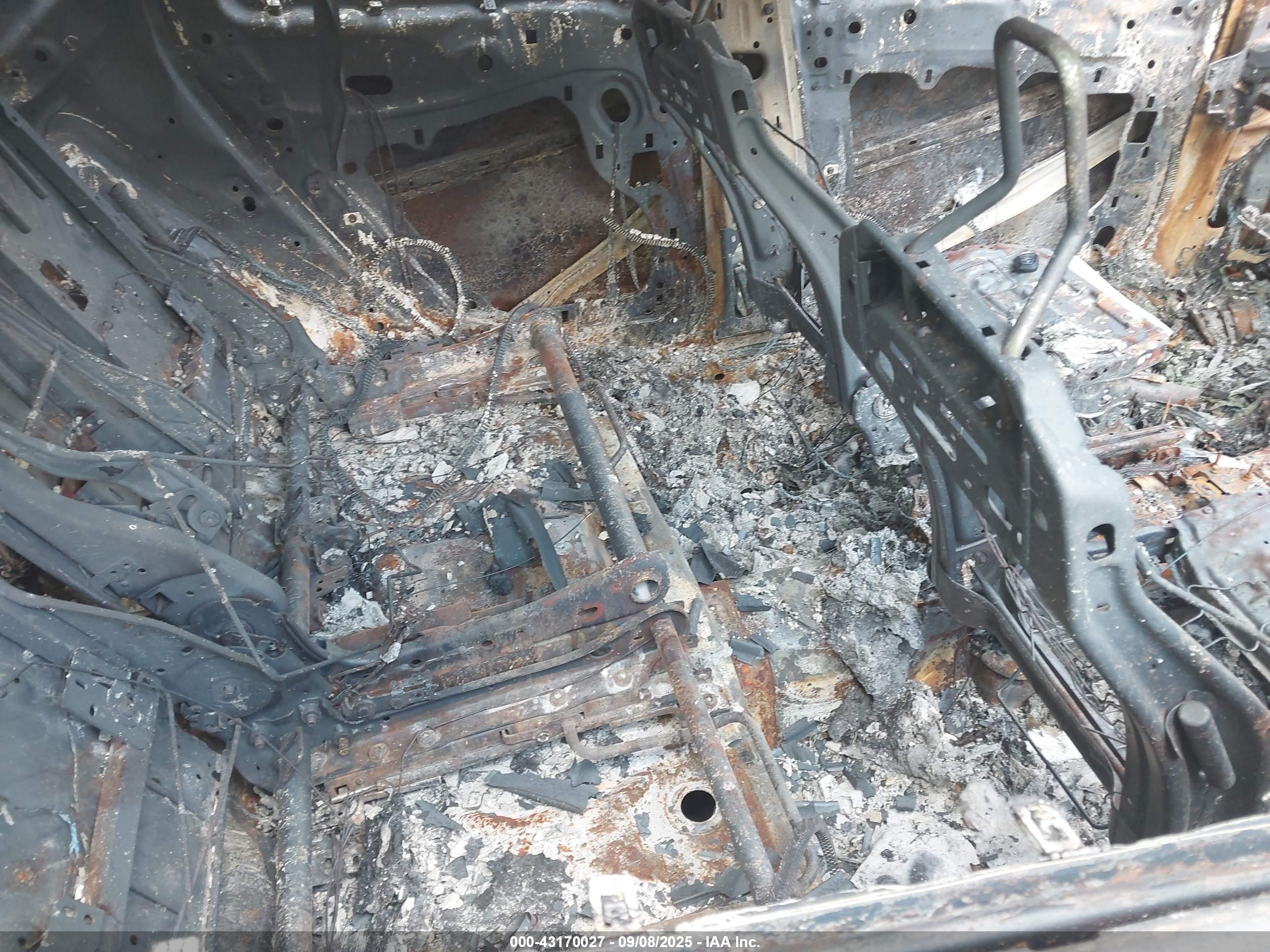 FORD ESCAPE image 8