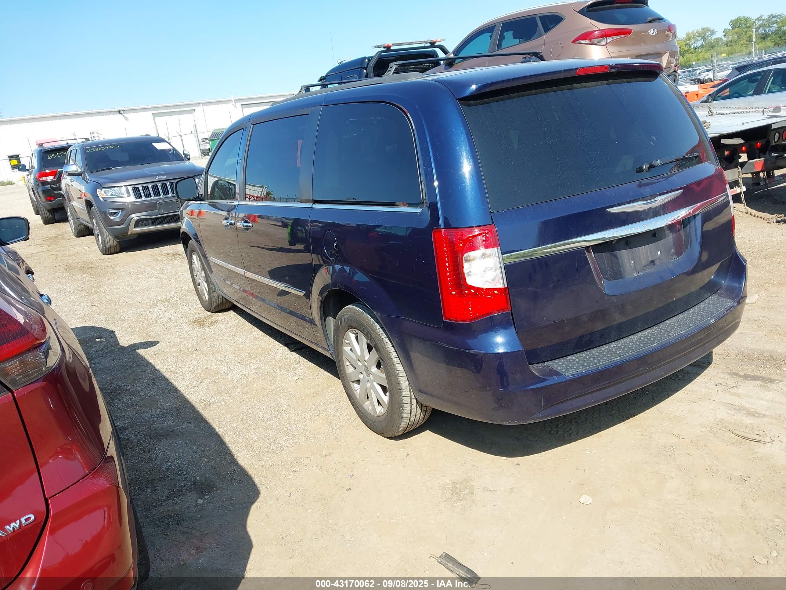 CHRYSLER TOWN image 3