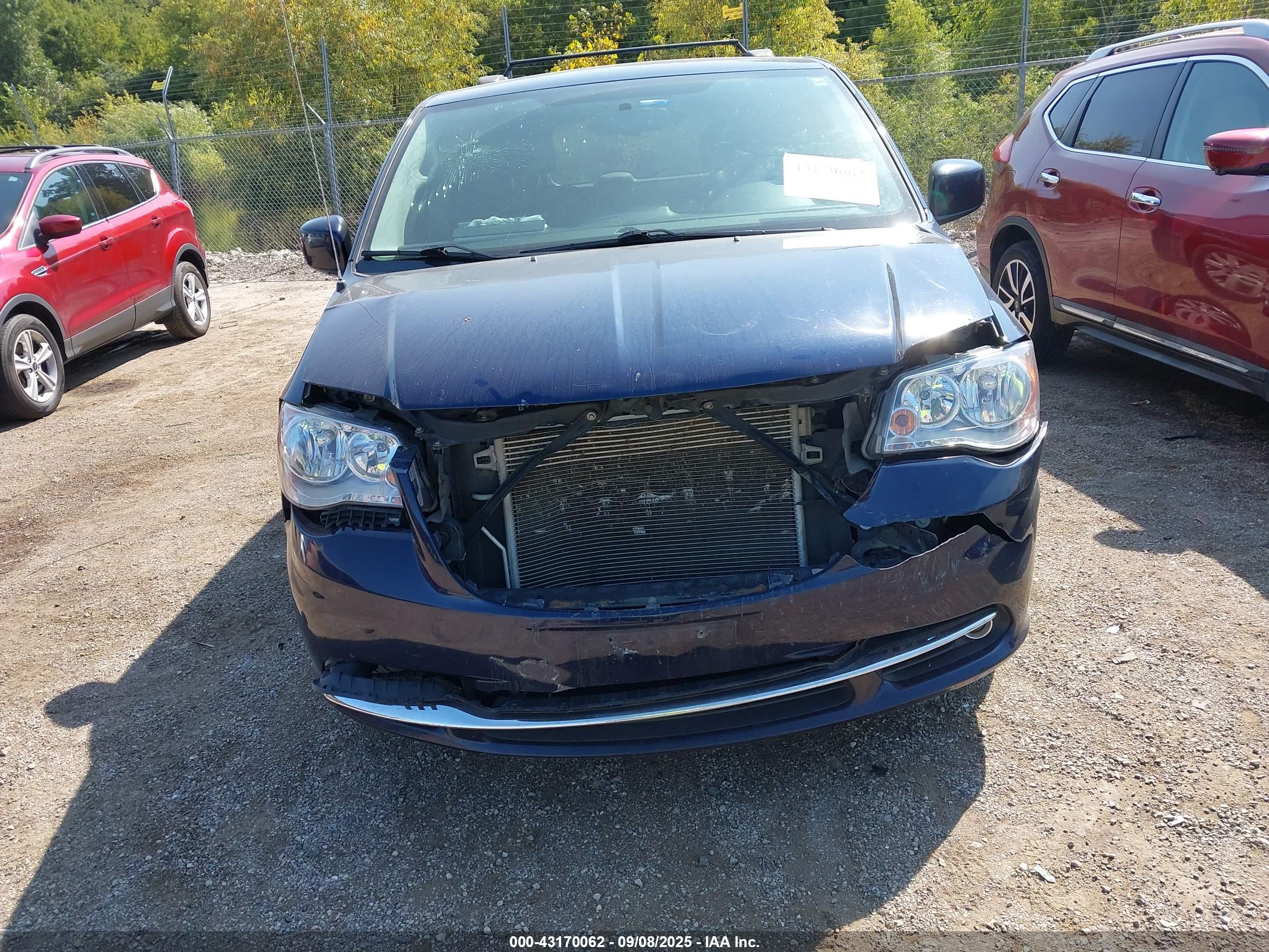 CHRYSLER TOWN image 6