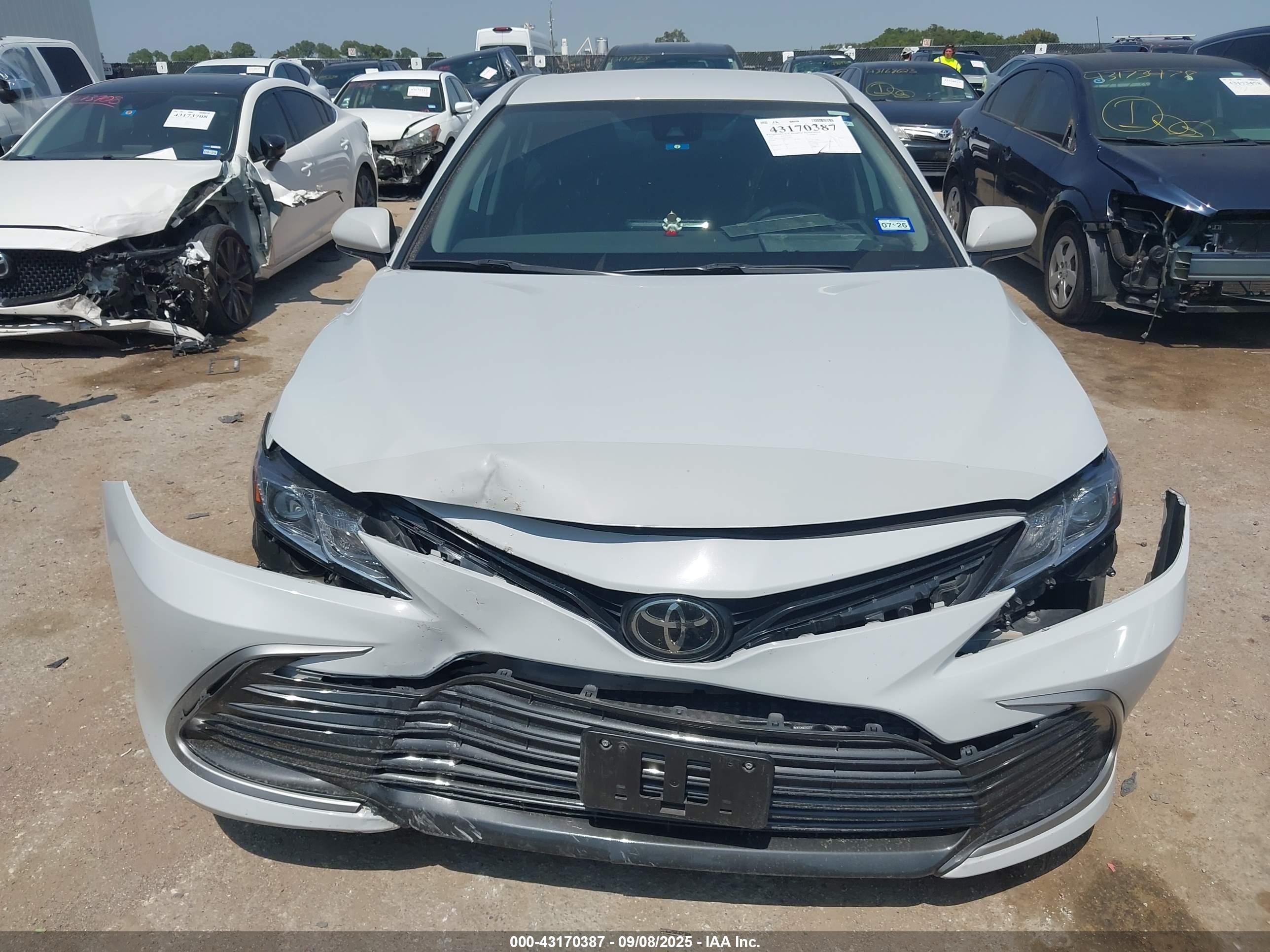 TOYOTA CAMRY image 6