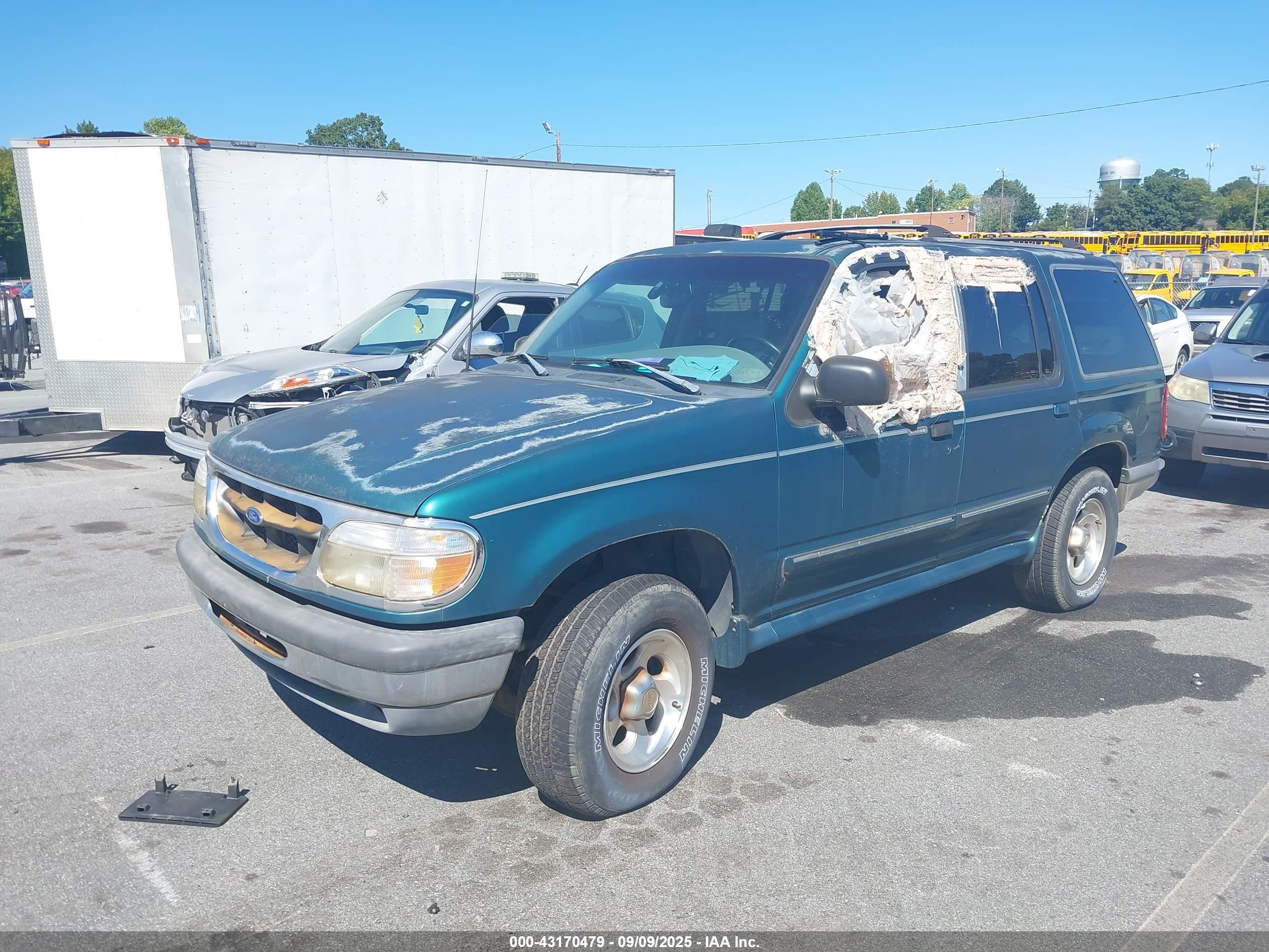 FORD EXPLORER image 2