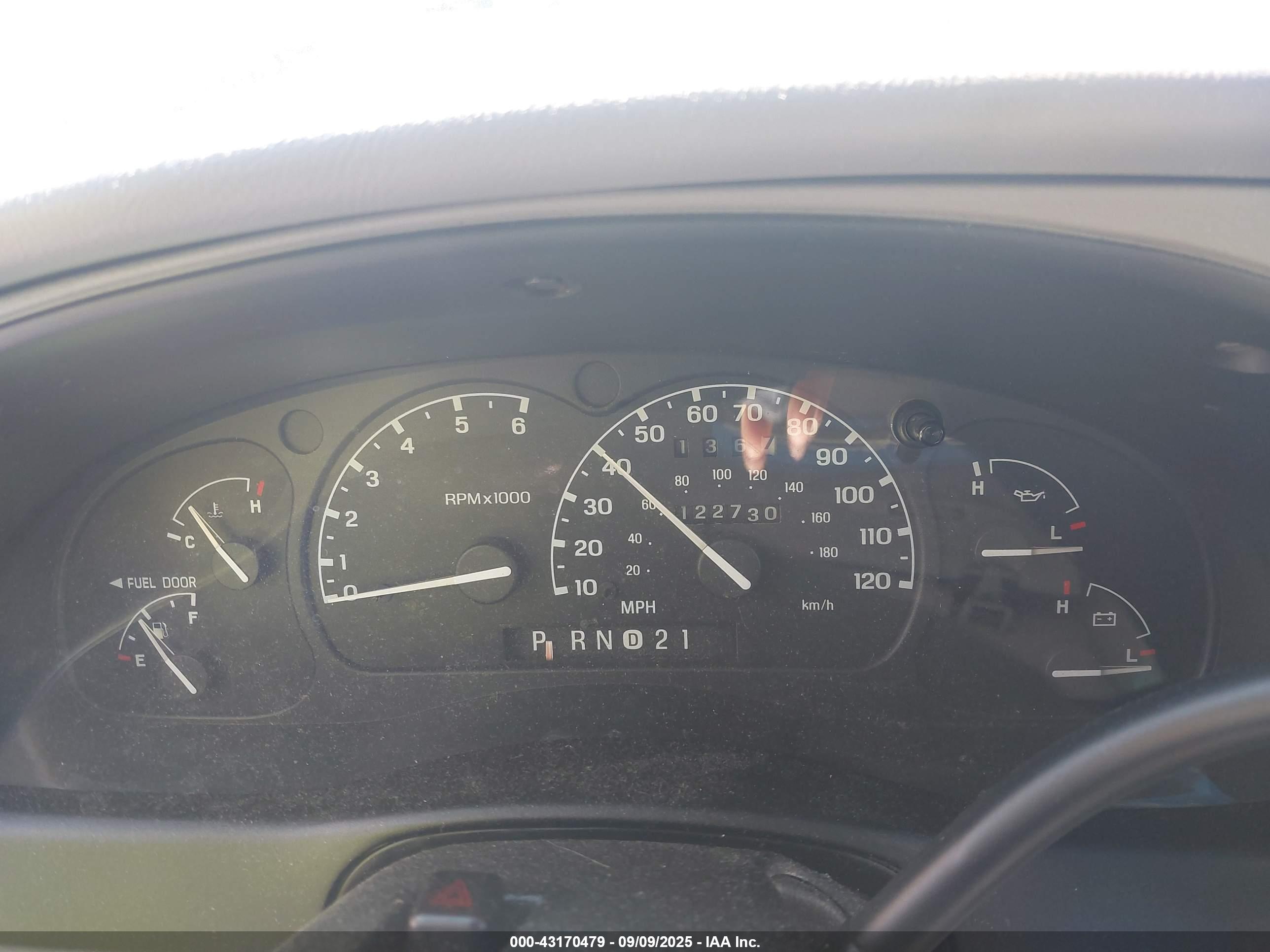 FORD EXPLORER image 7