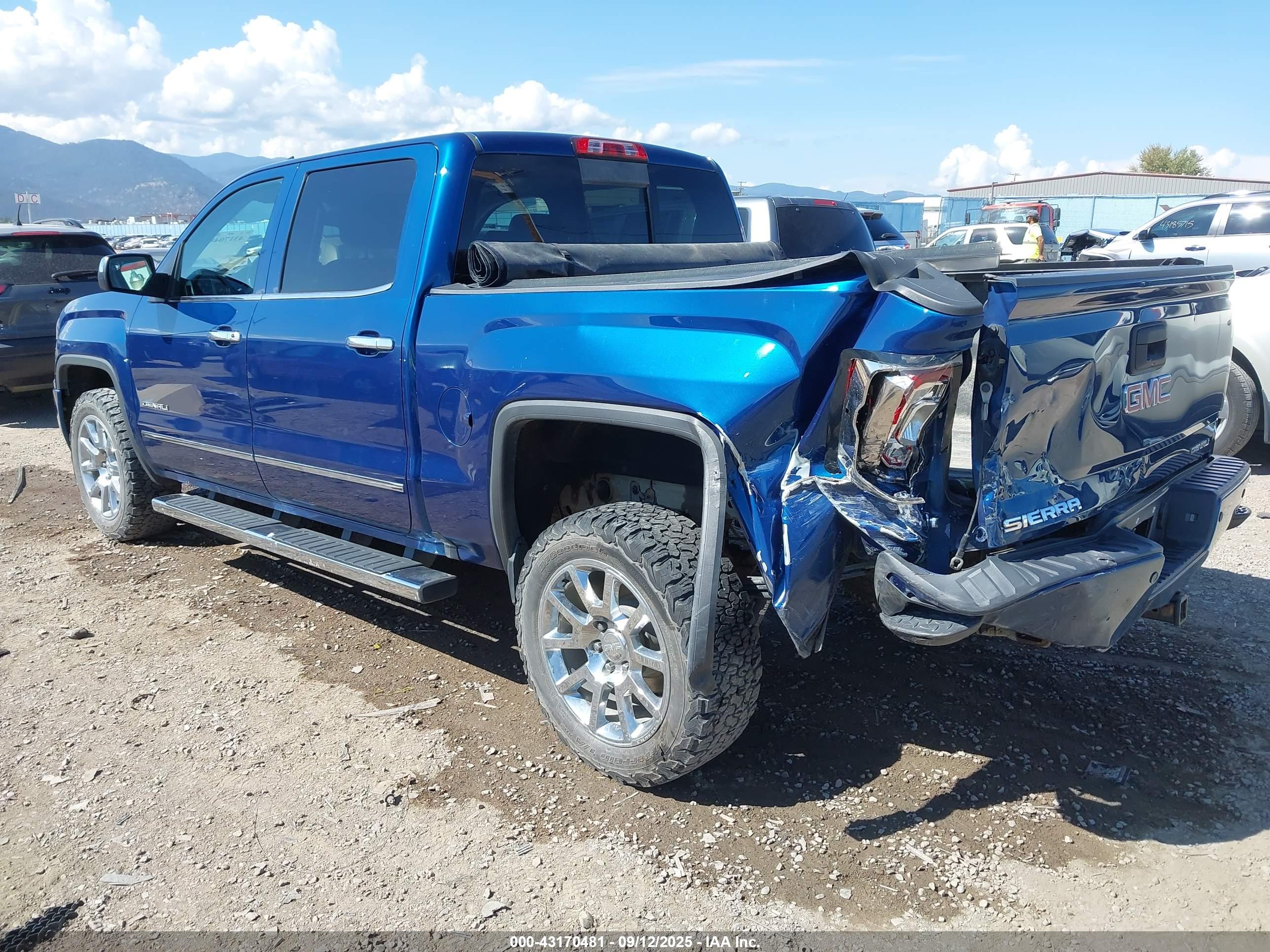 GMC SIERRA image 3