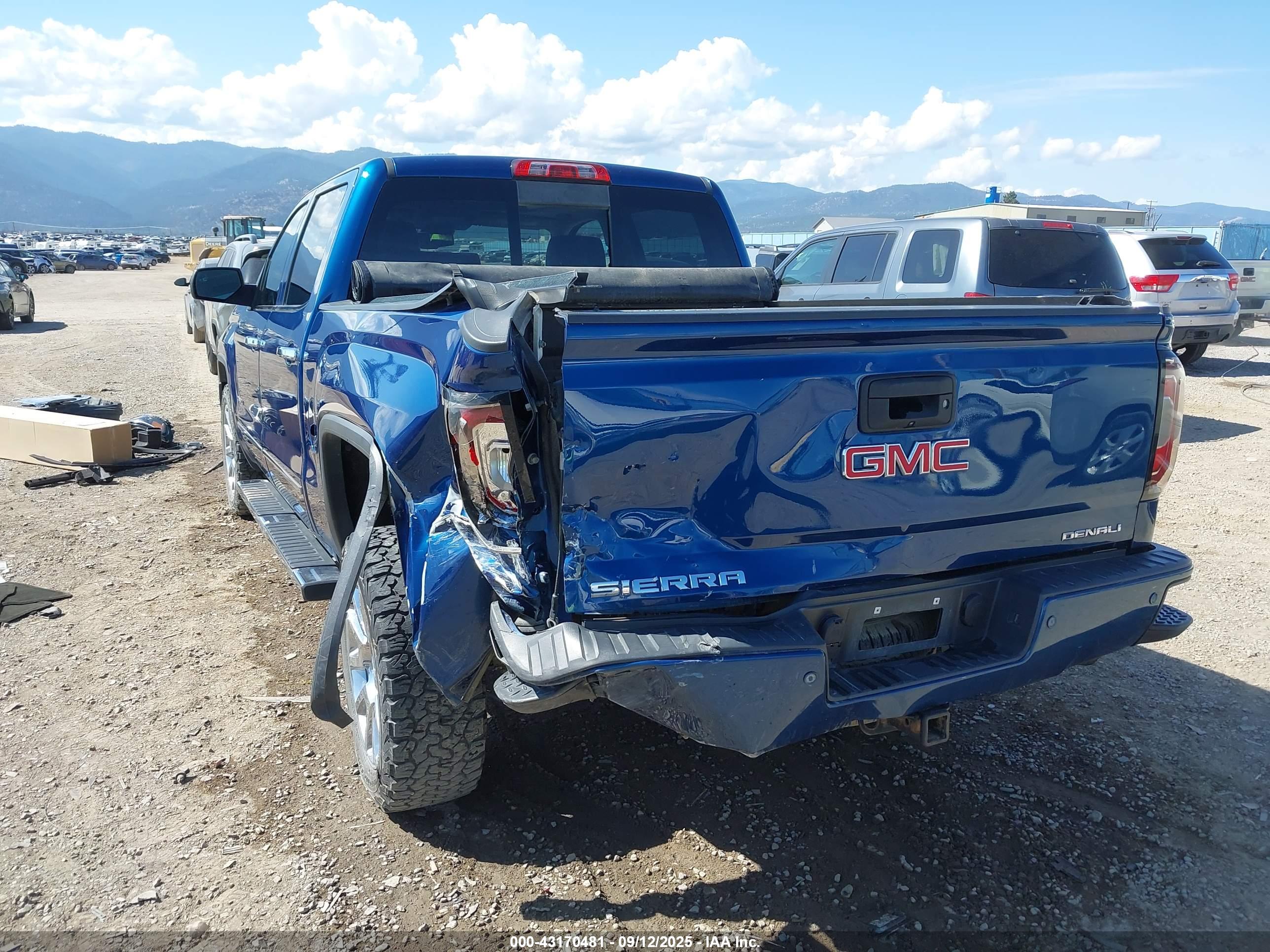 GMC SIERRA image 6