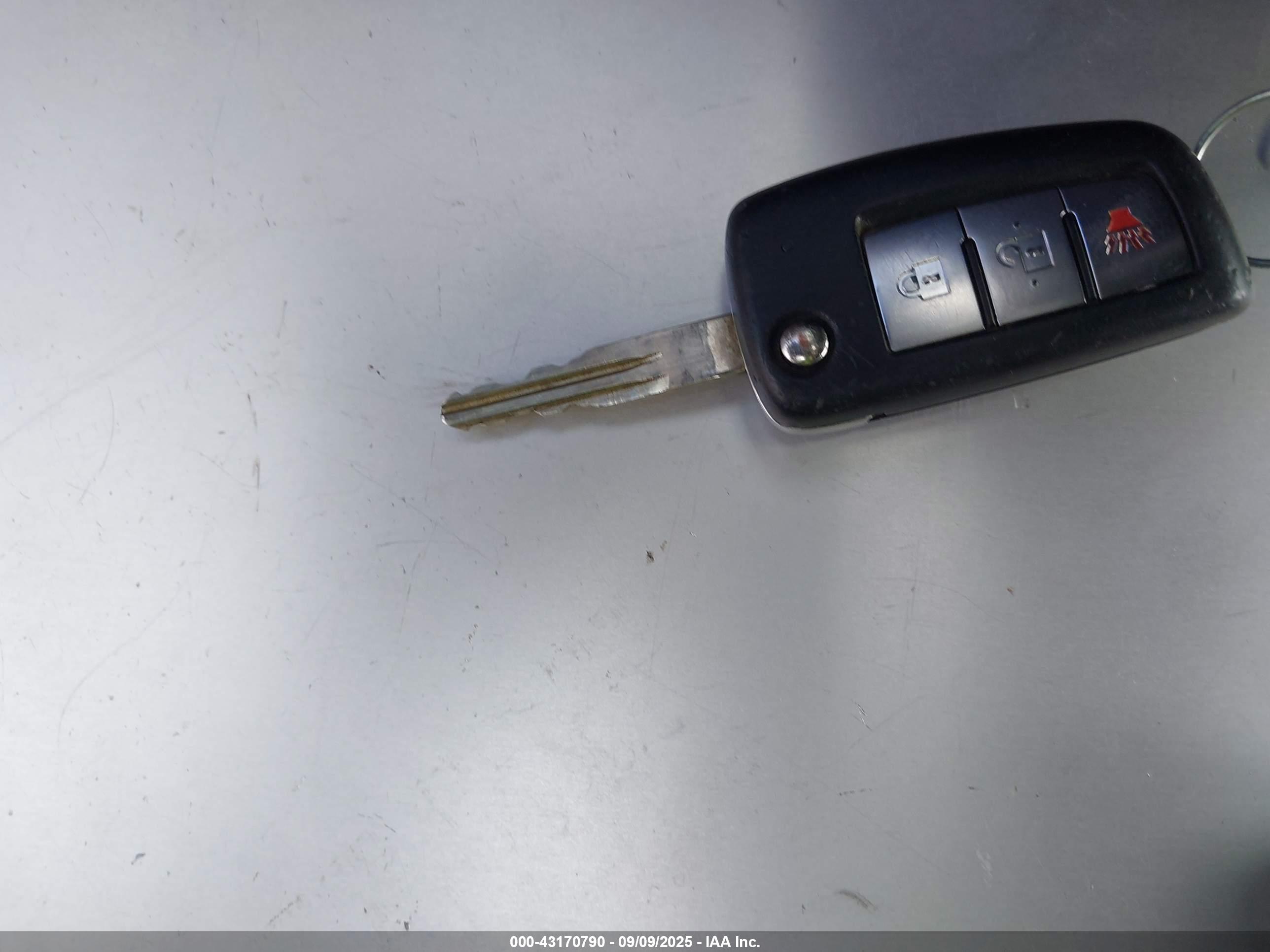 NISSAN ROGUE image 11