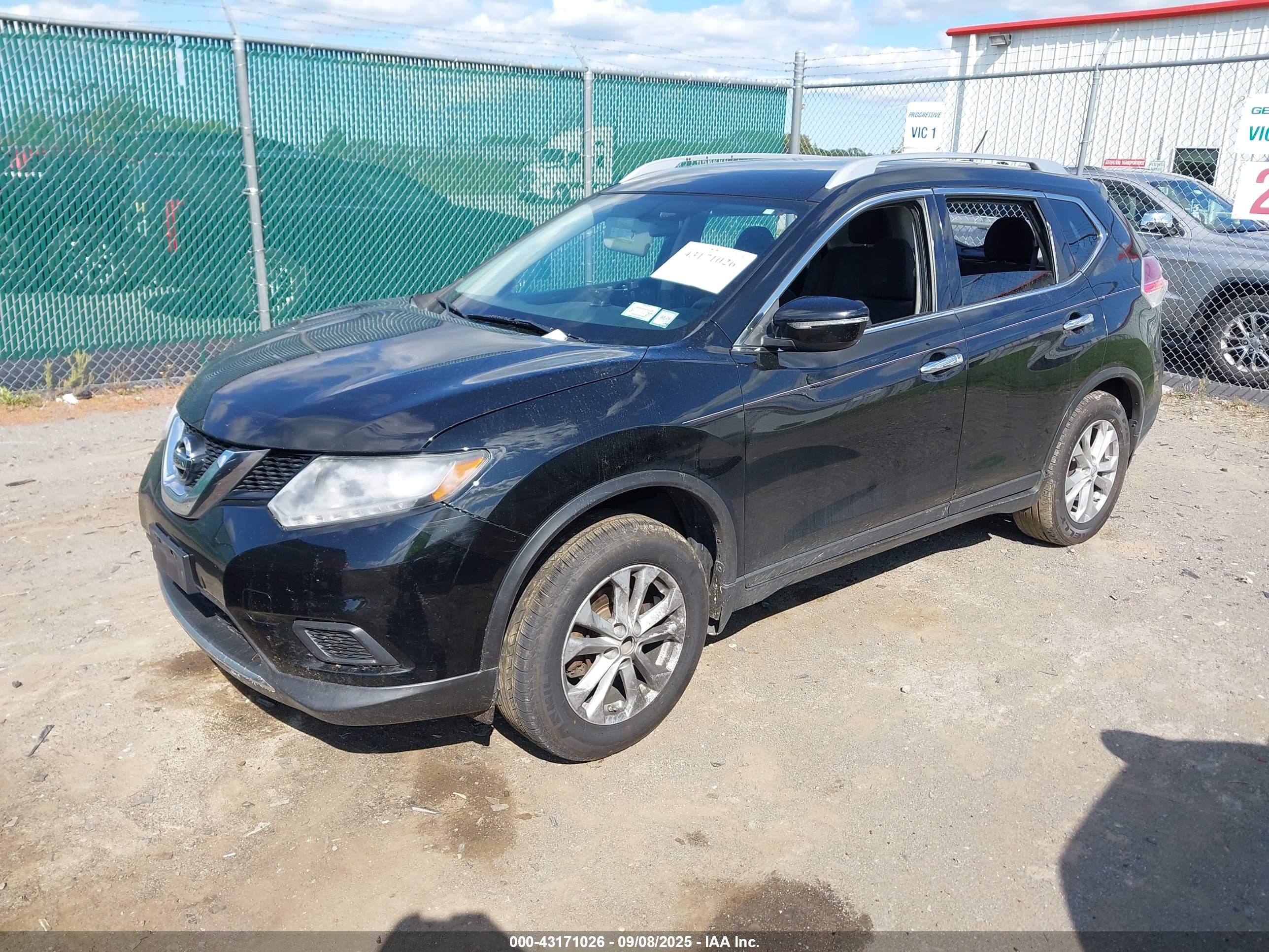 NISSAN ROGUE image 2