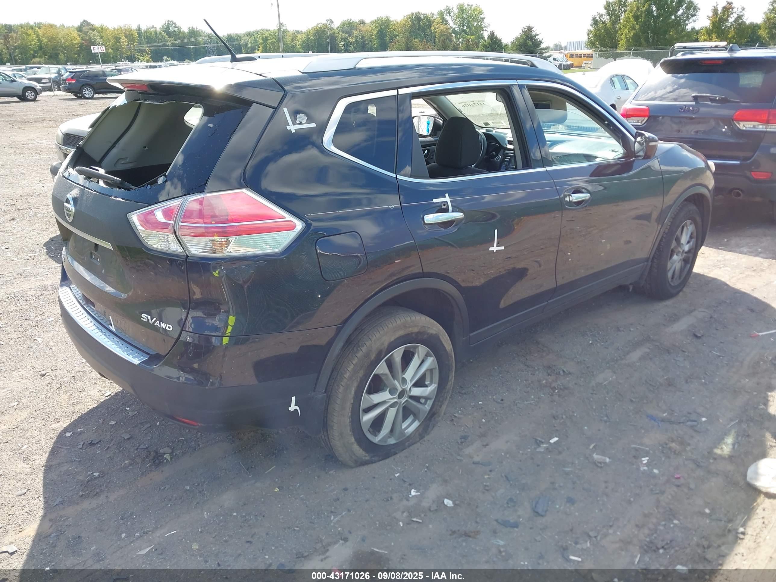 NISSAN ROGUE image 4