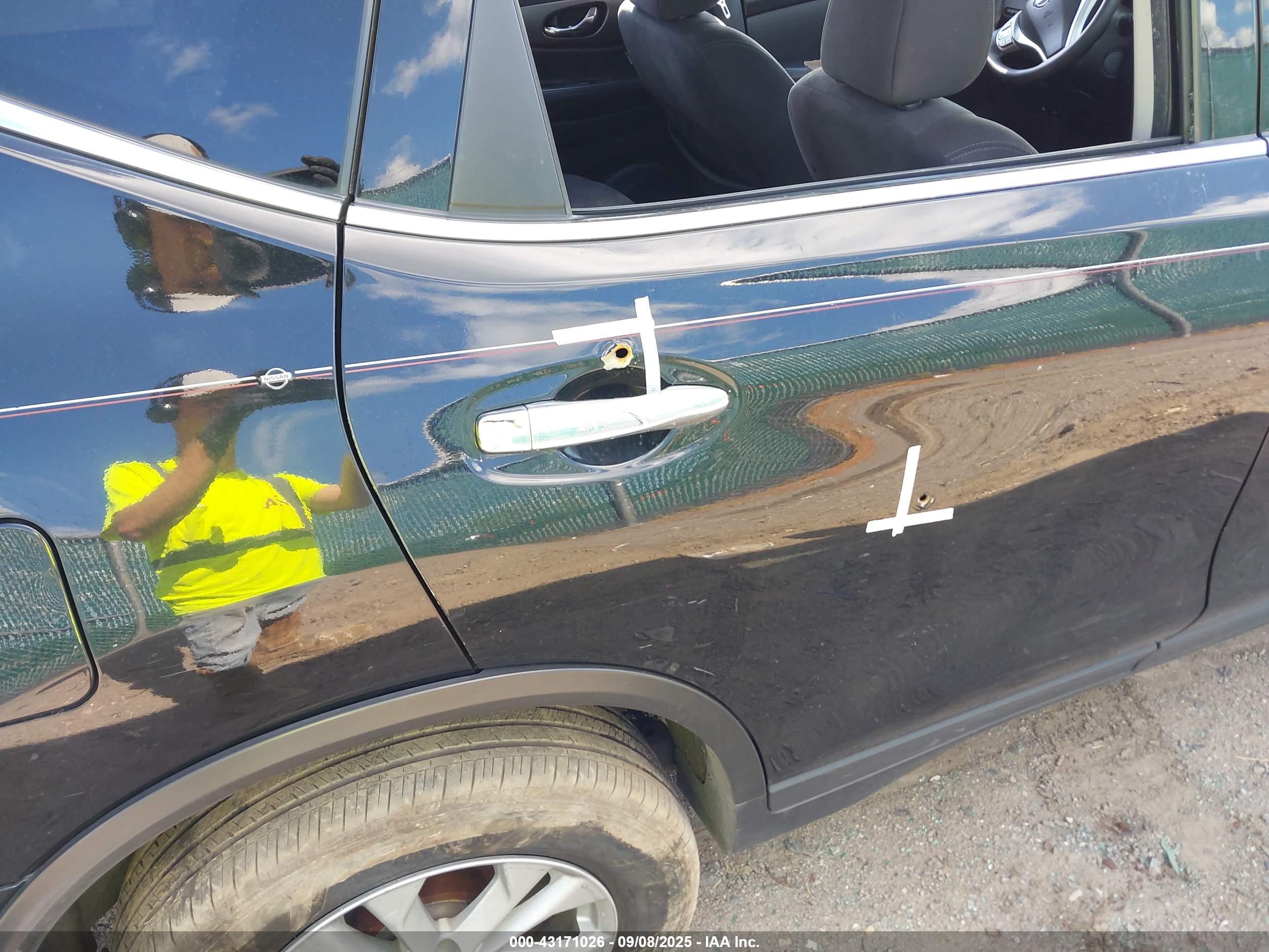 NISSAN ROGUE image 6