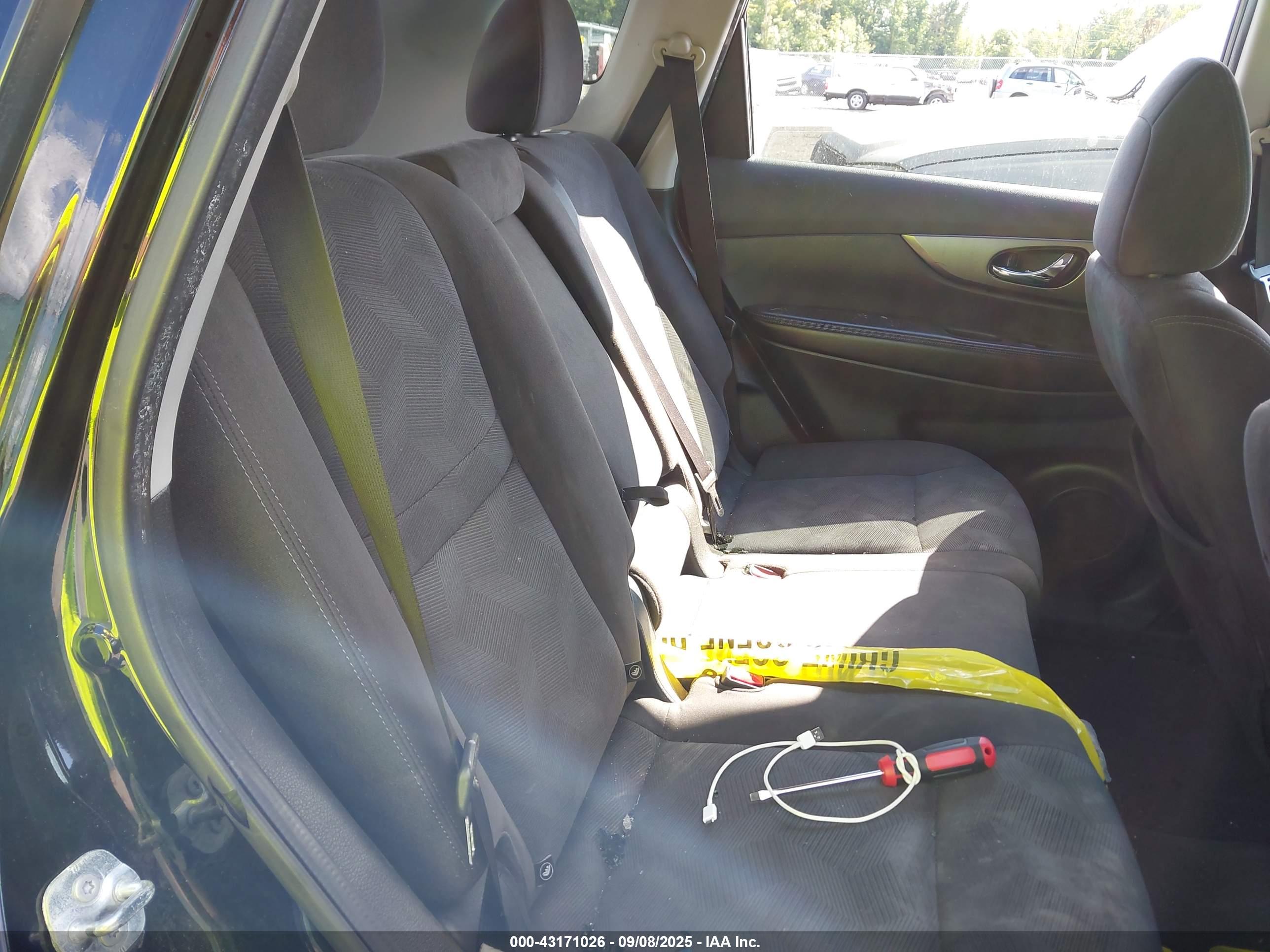 NISSAN ROGUE image 8