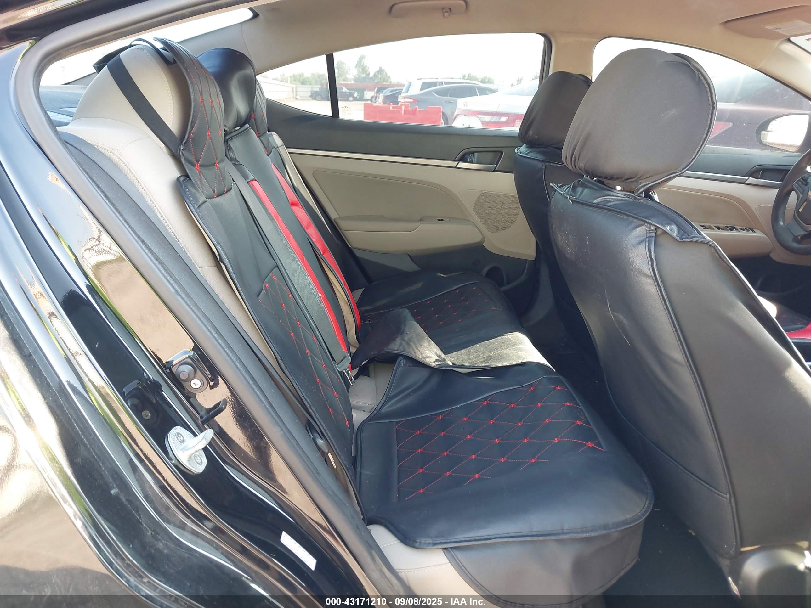 HYUNDAI ELANTRA image 8