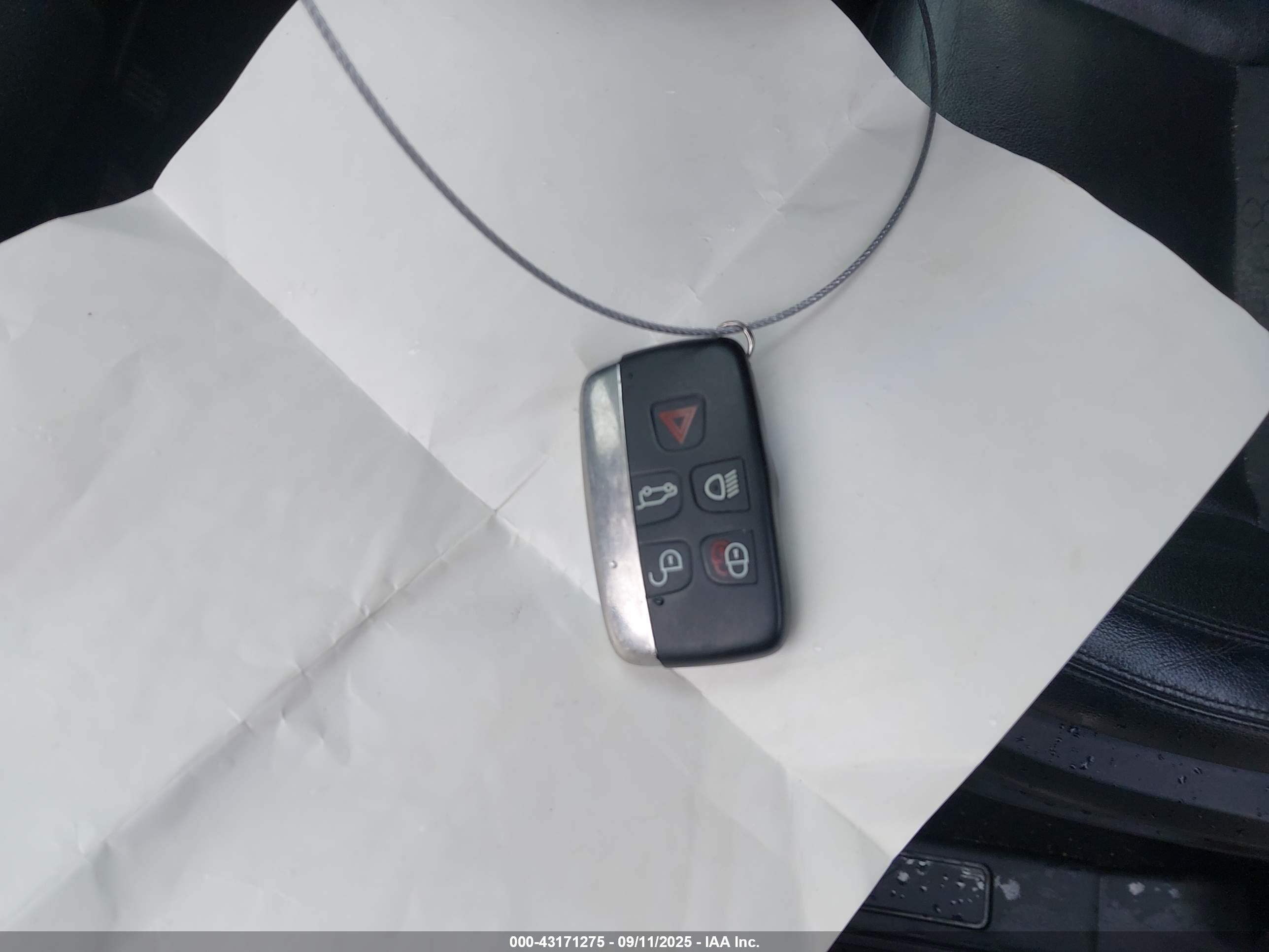 LAND ROVER image 11