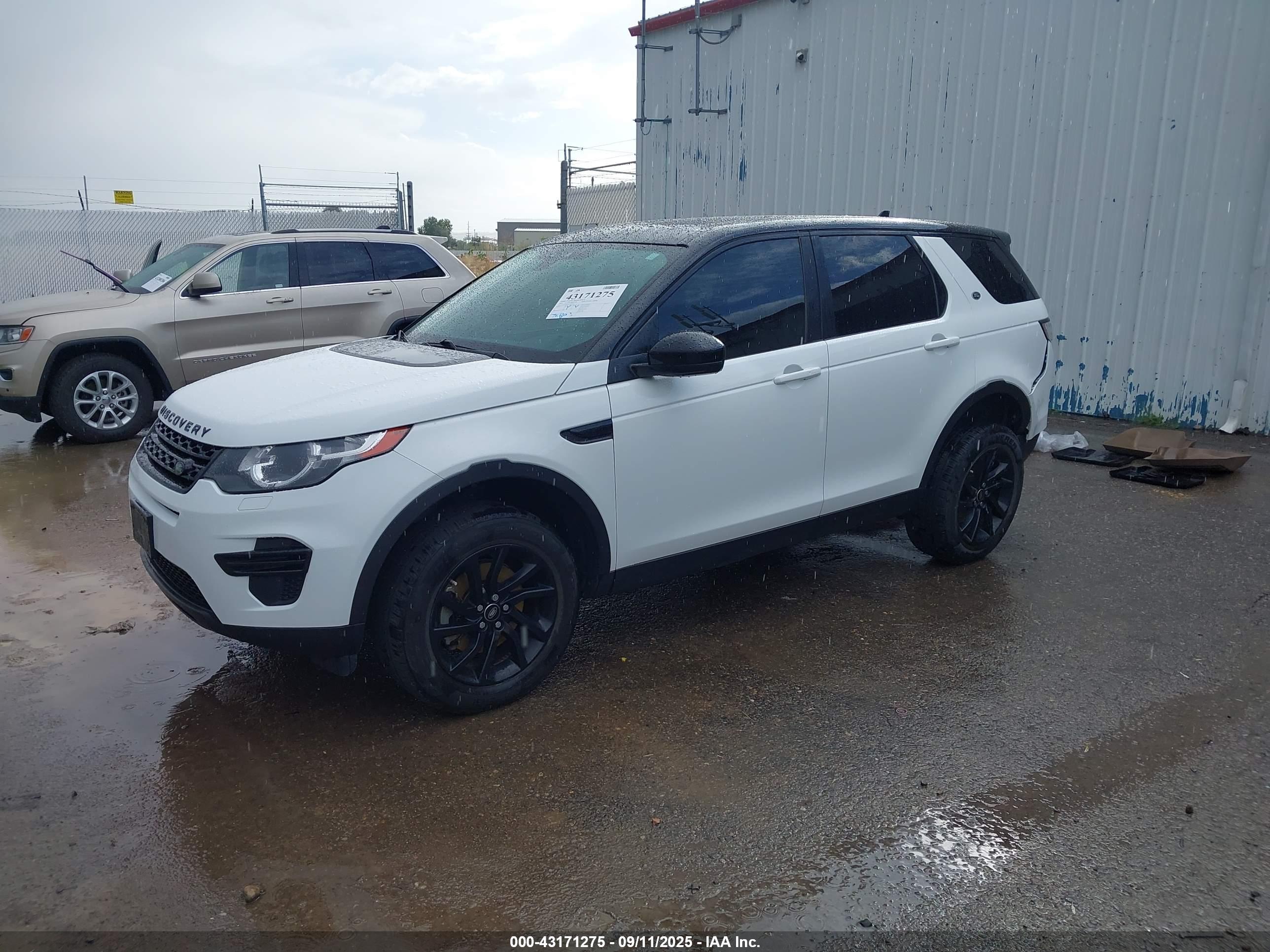 LAND ROVER image 2