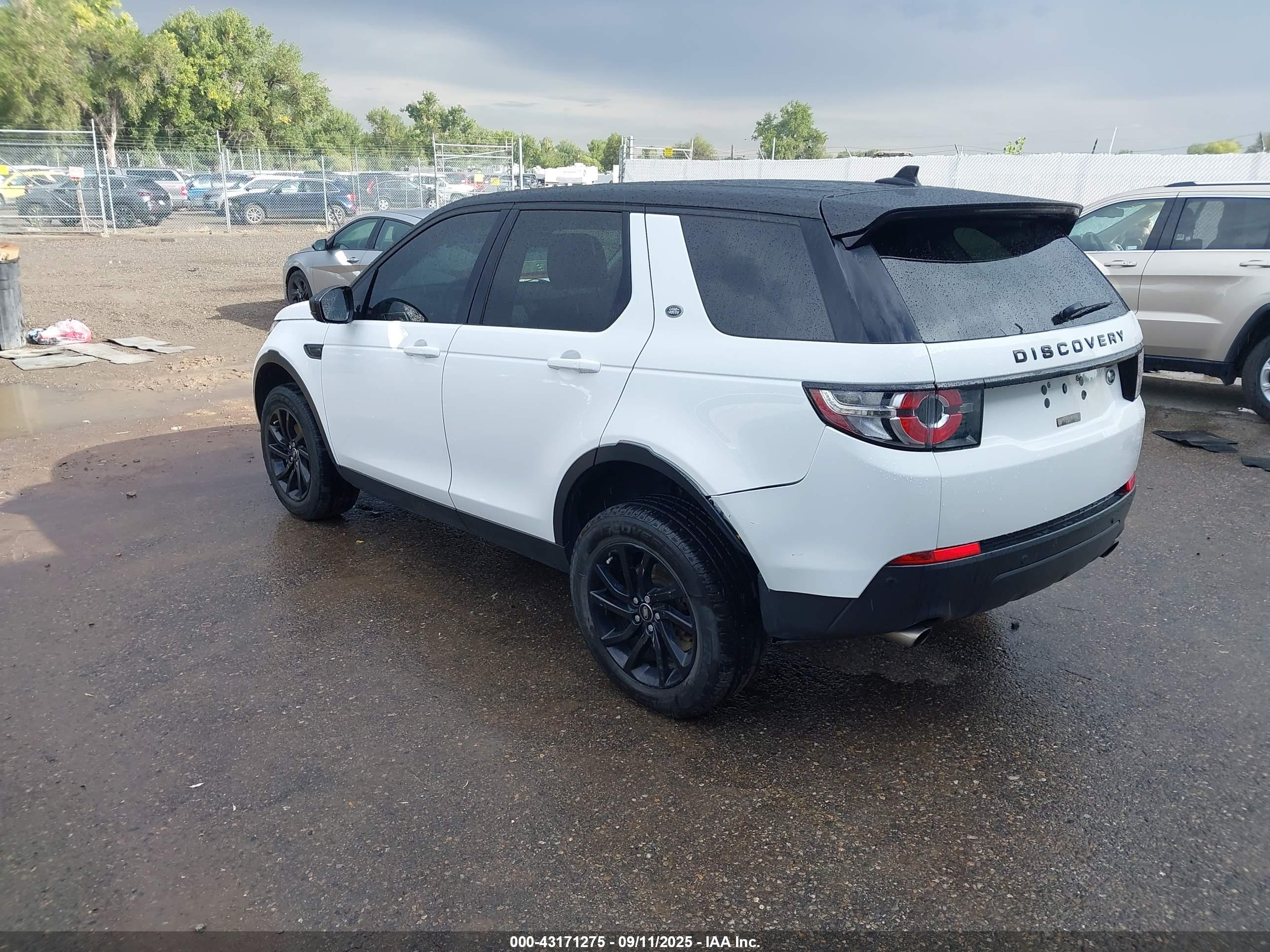 LAND ROVER image 3