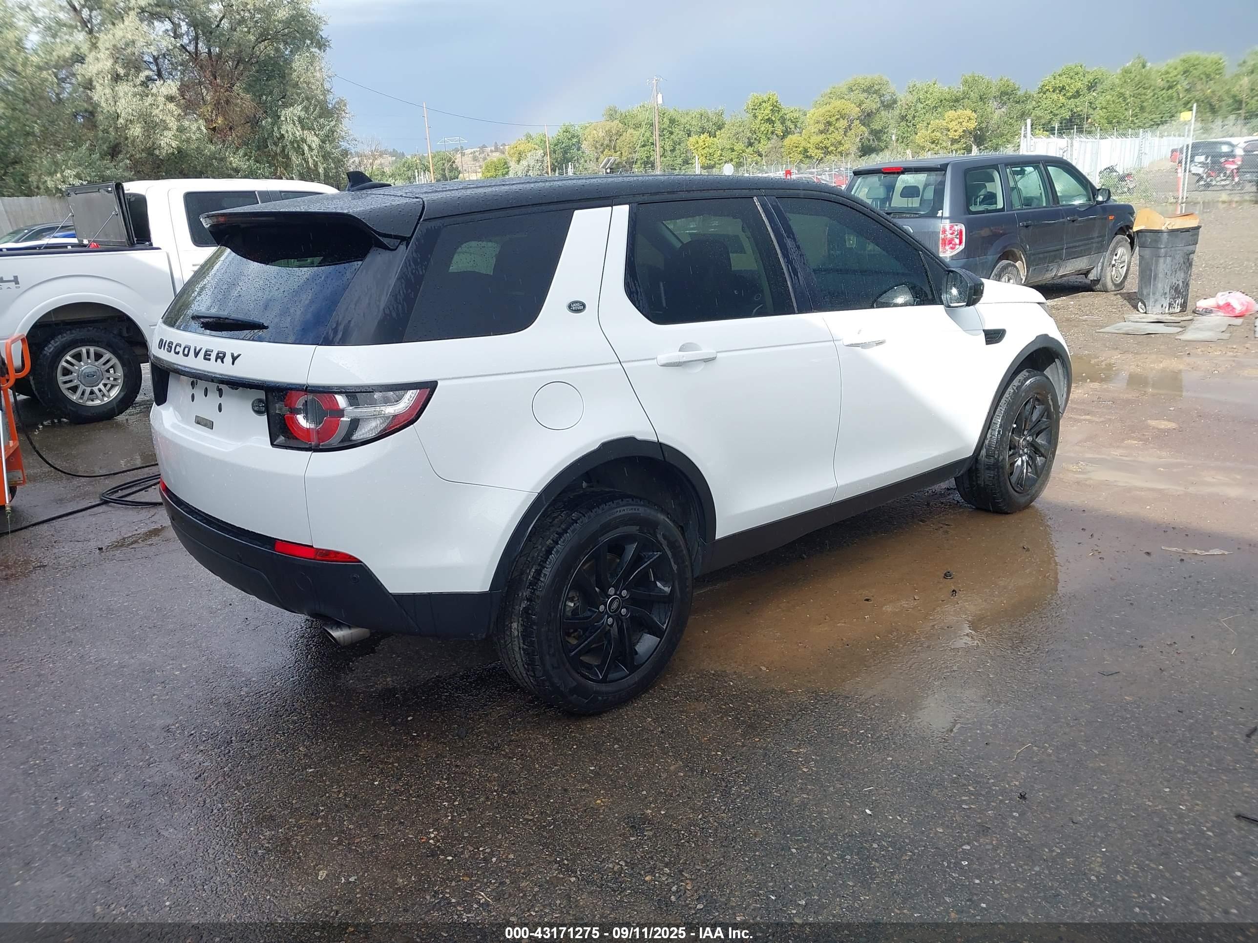 LAND ROVER image 4