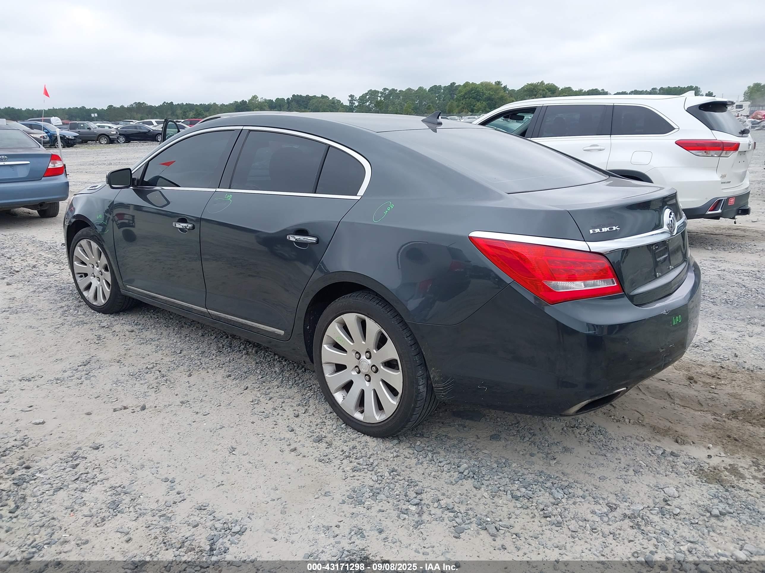 BUICK LACROSSE image 3