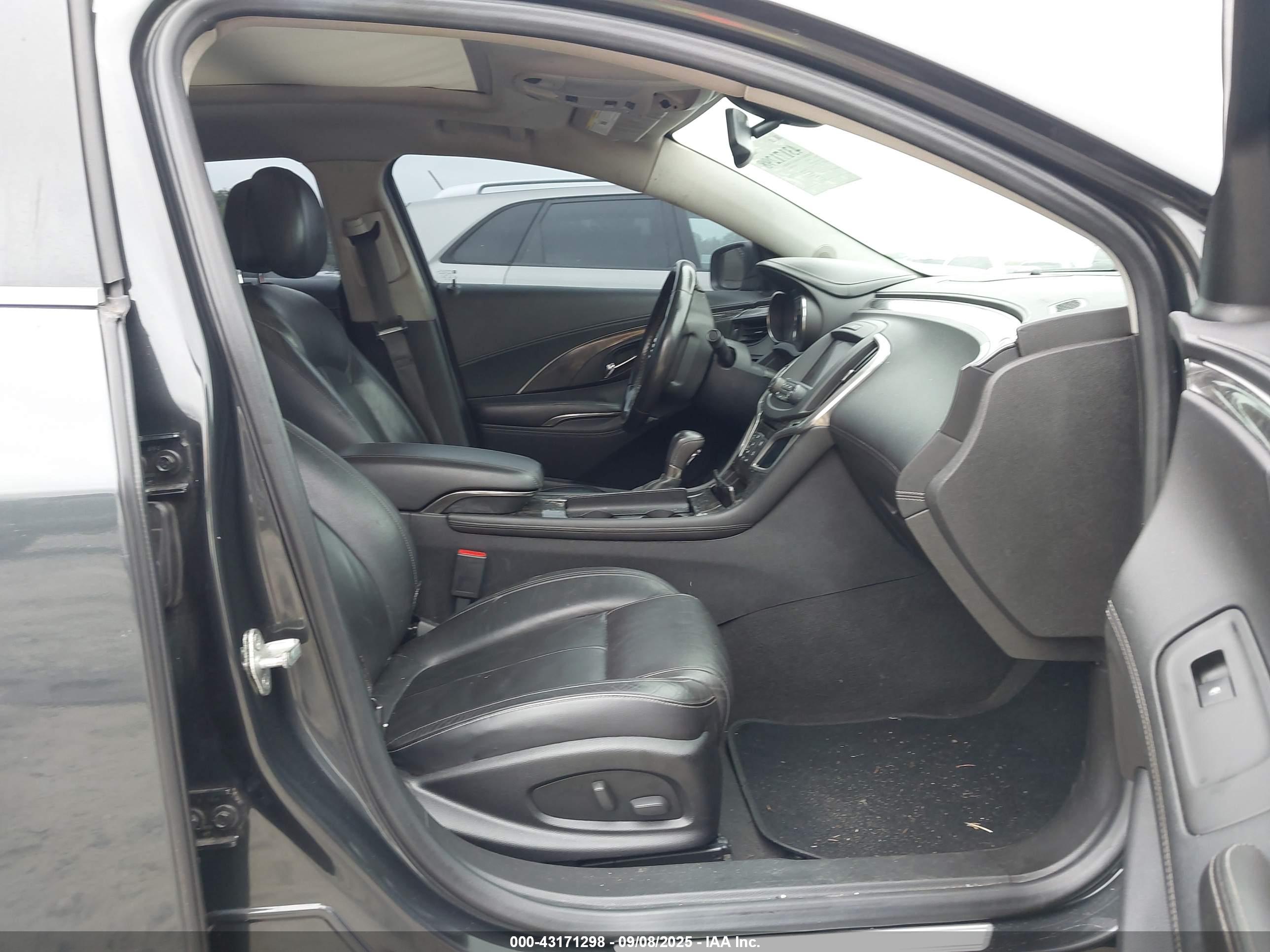 BUICK LACROSSE image 5