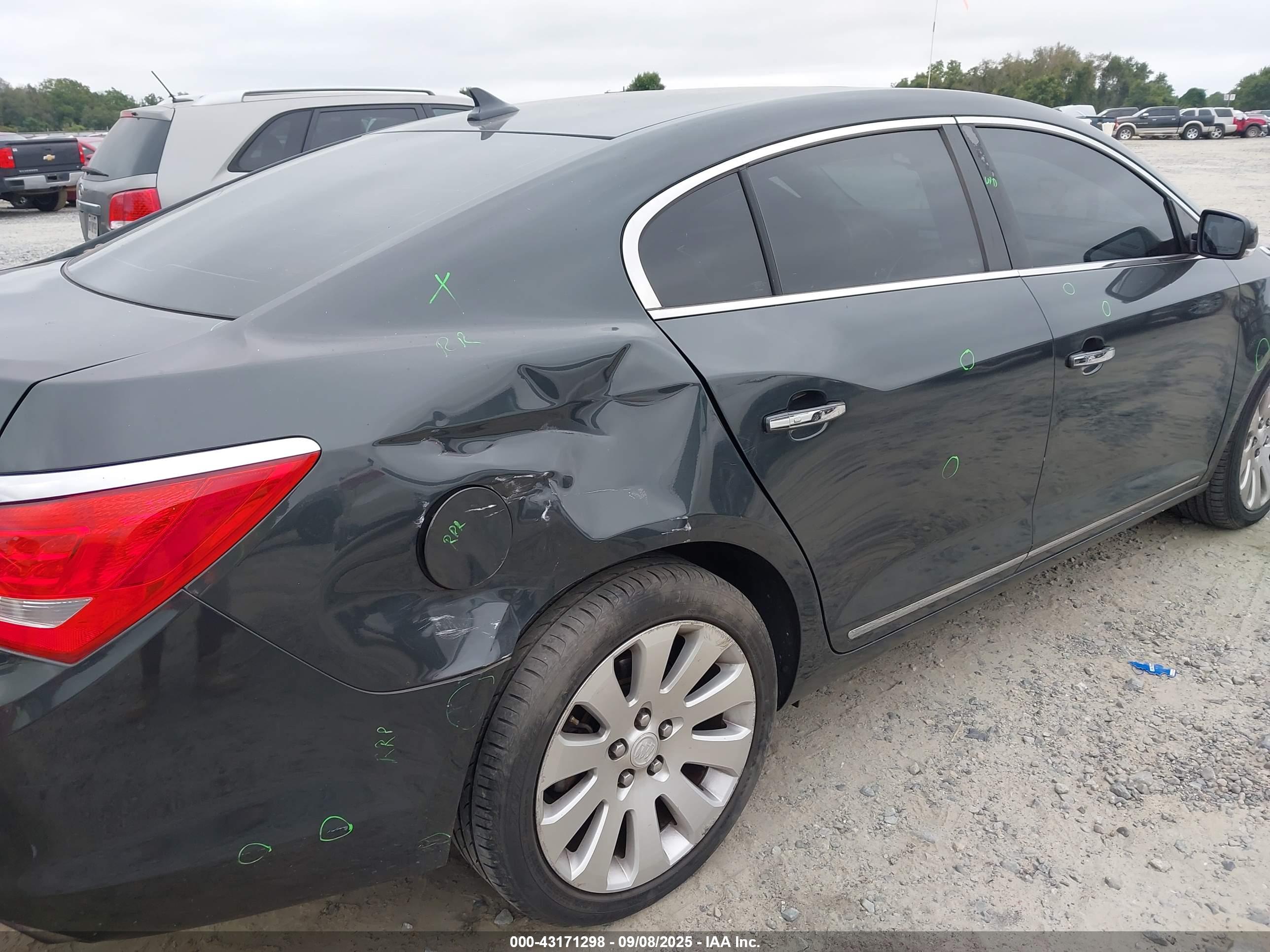 BUICK LACROSSE image 6