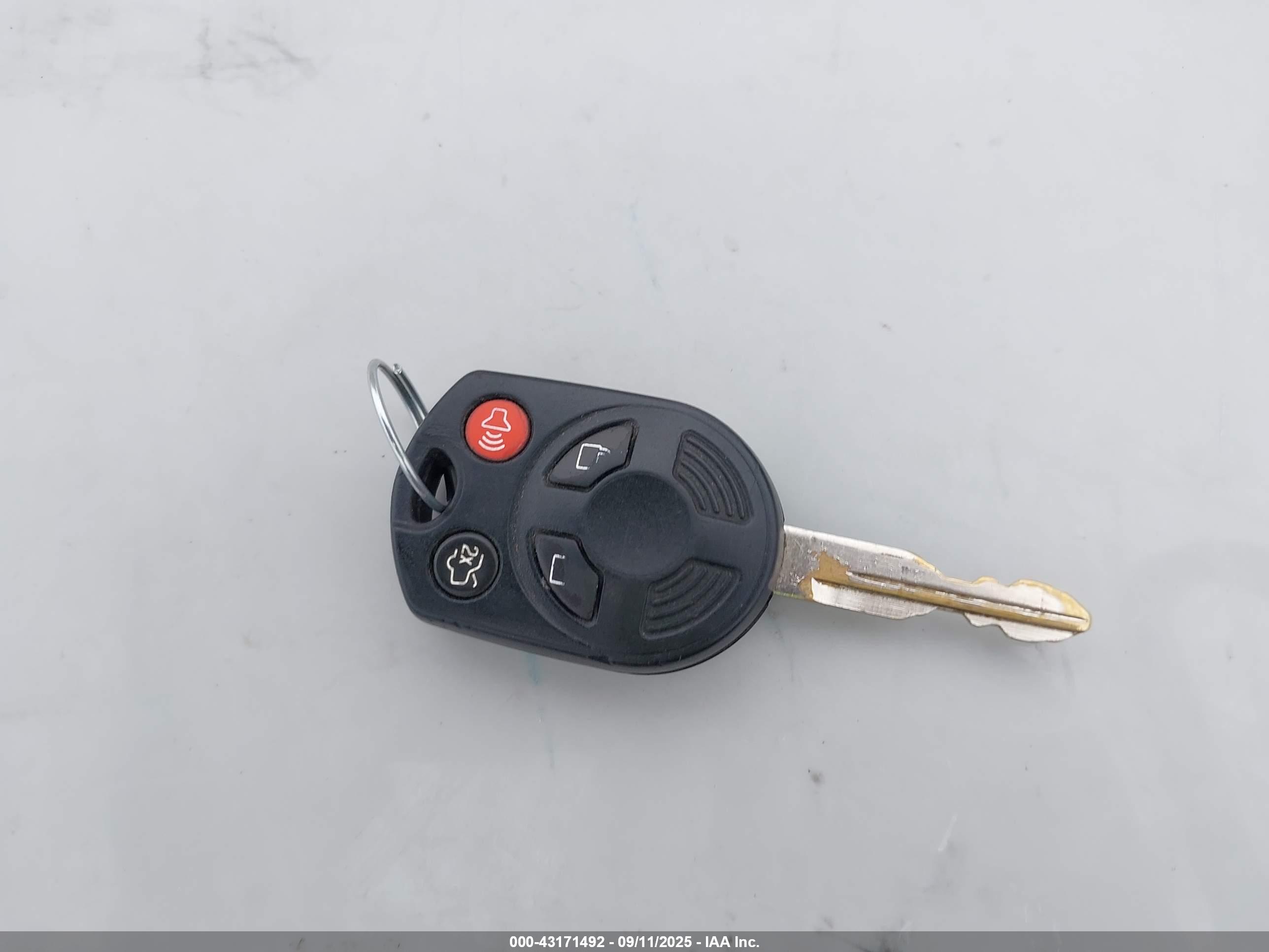 FORD ESCAPE image 11
