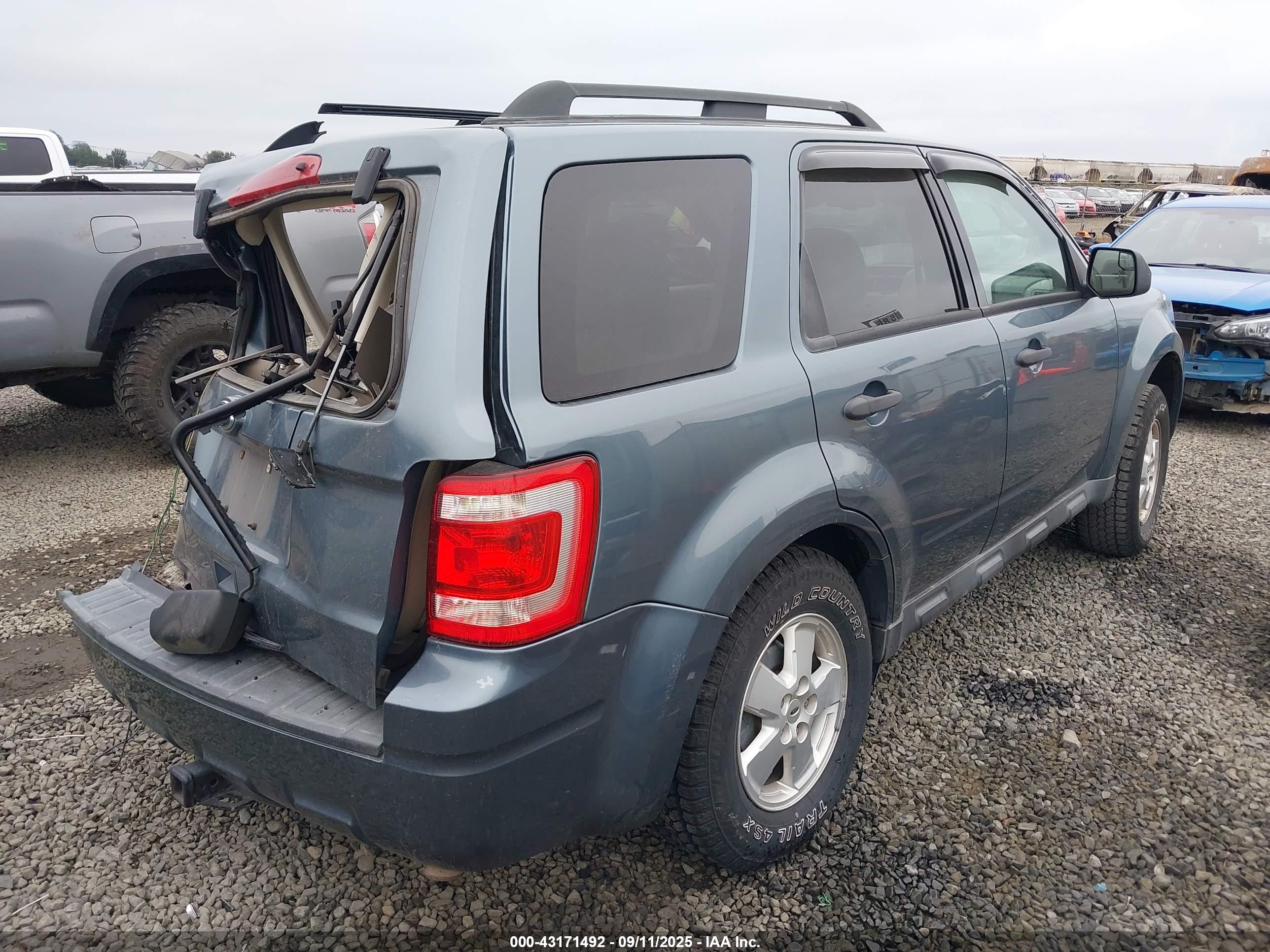 FORD ESCAPE image 4