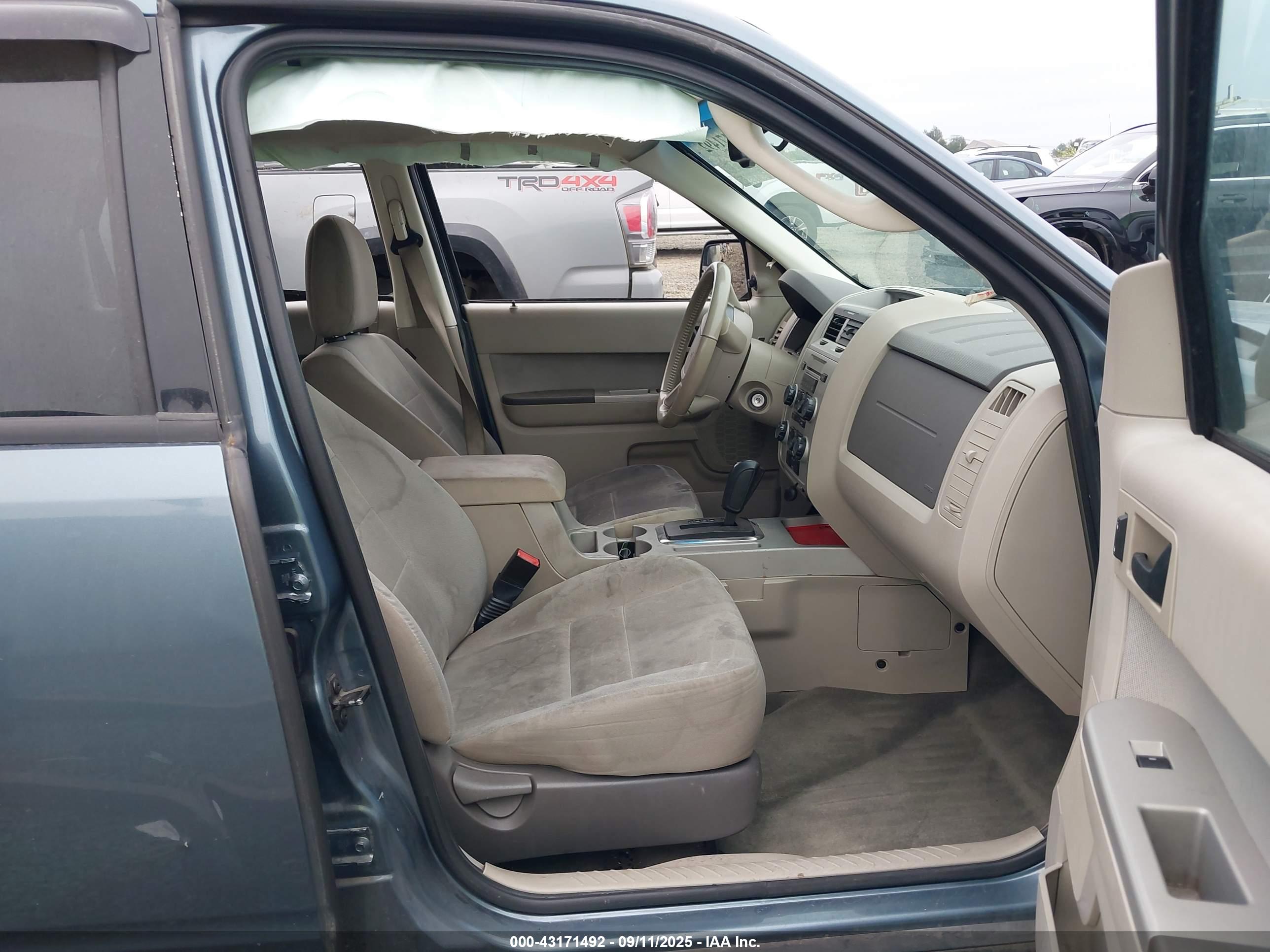 FORD ESCAPE image 5