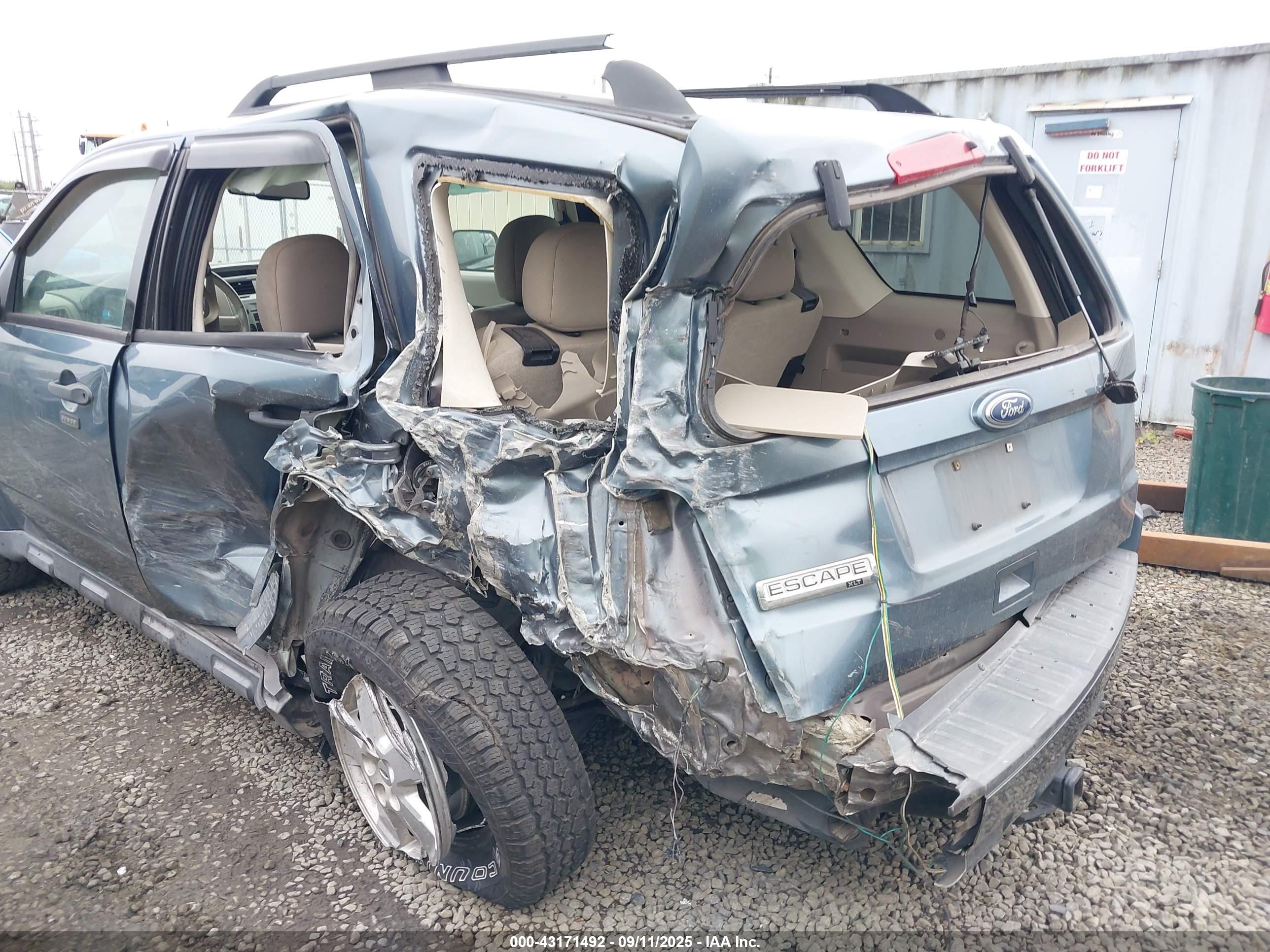 FORD ESCAPE image 6