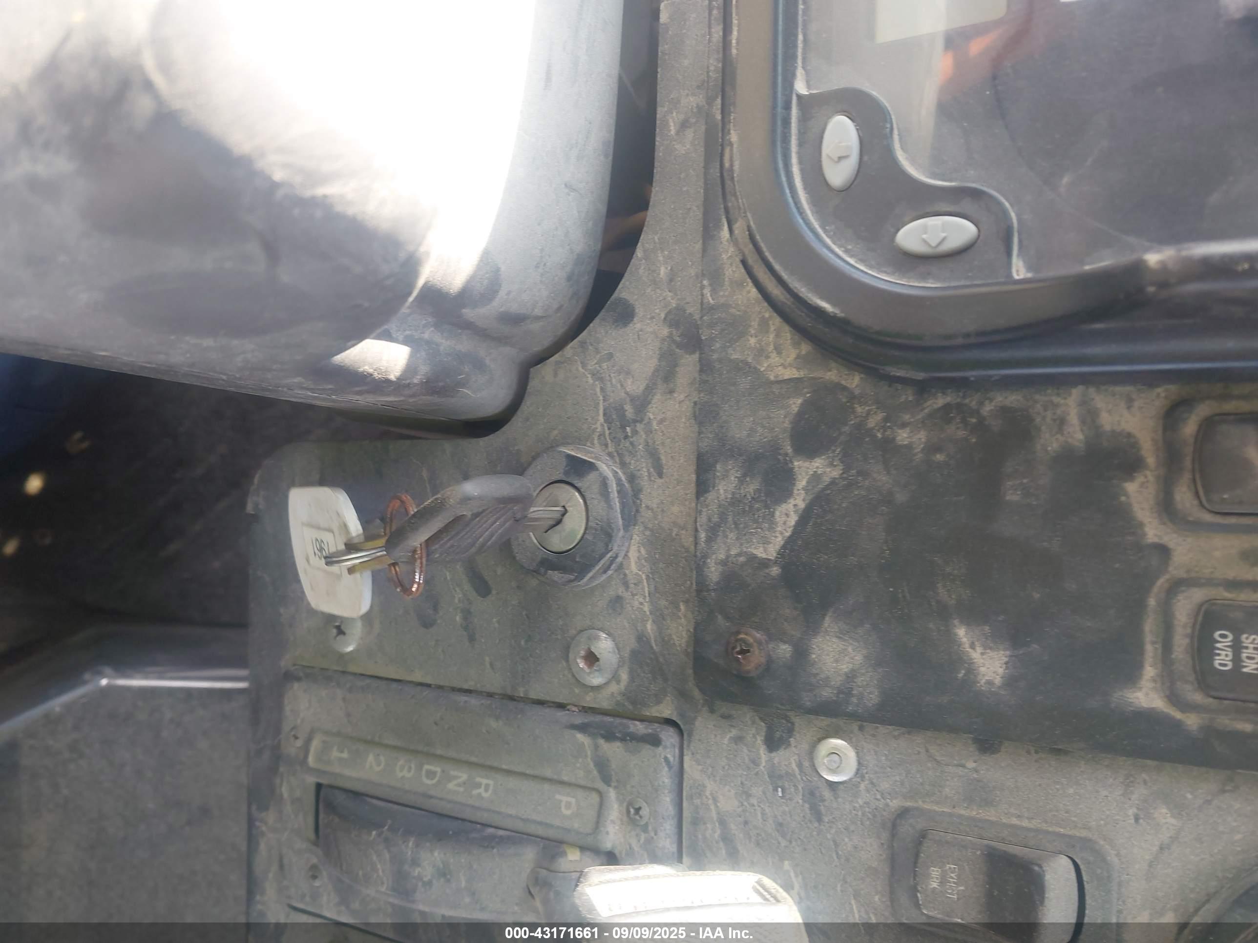 FREIGHTLINER CHASSIS image 11