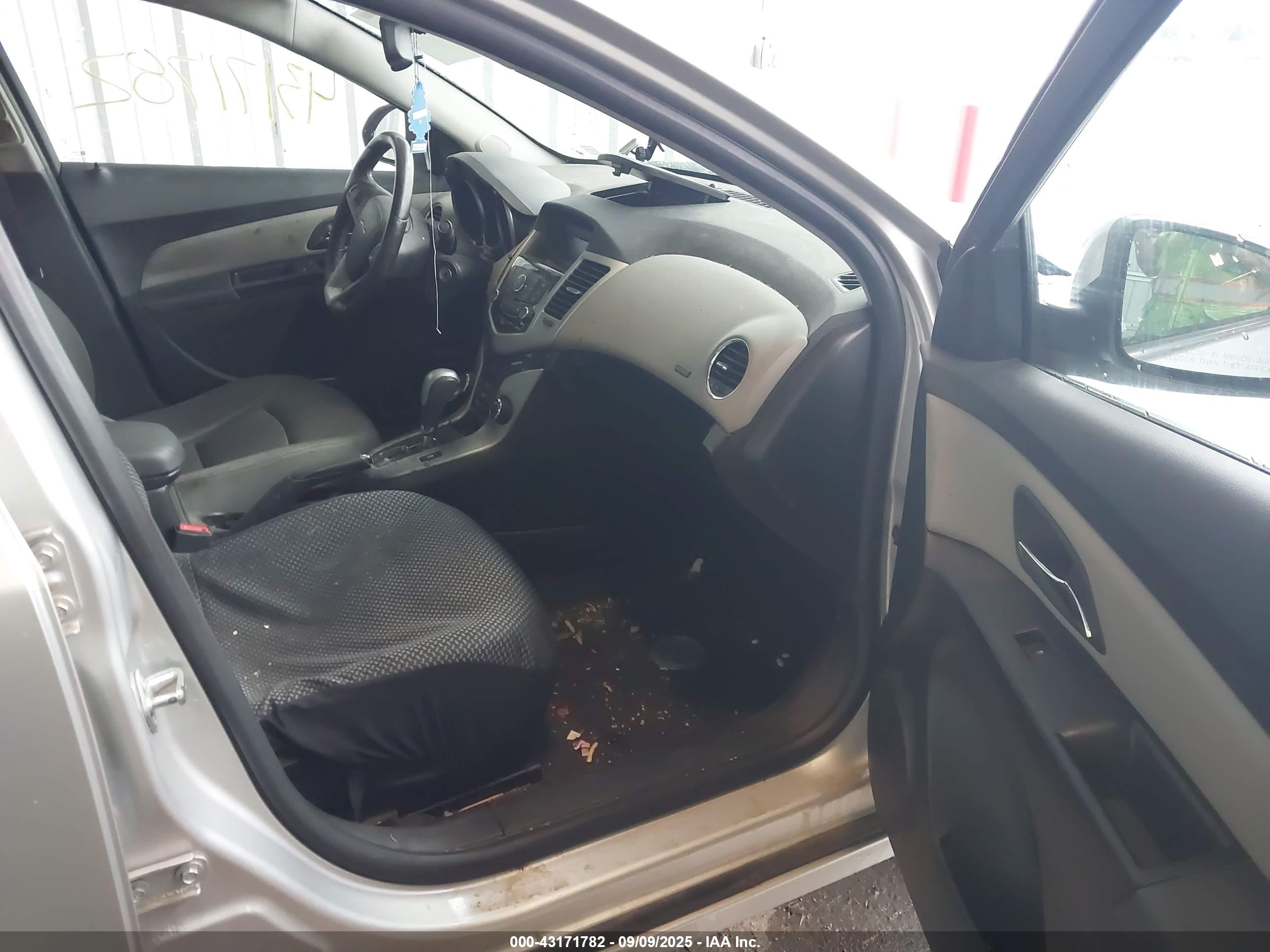 CHEVROLET CRUZE image 5