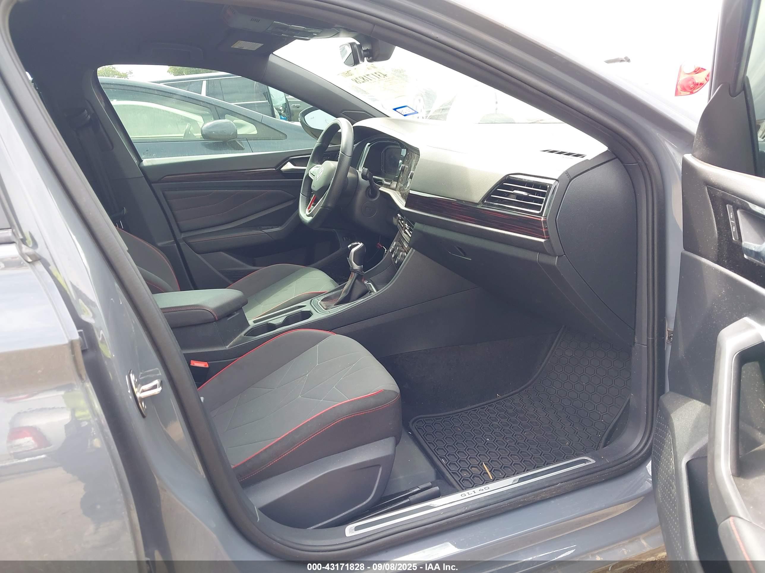 VOLKSWAGEN JETTA image 5
