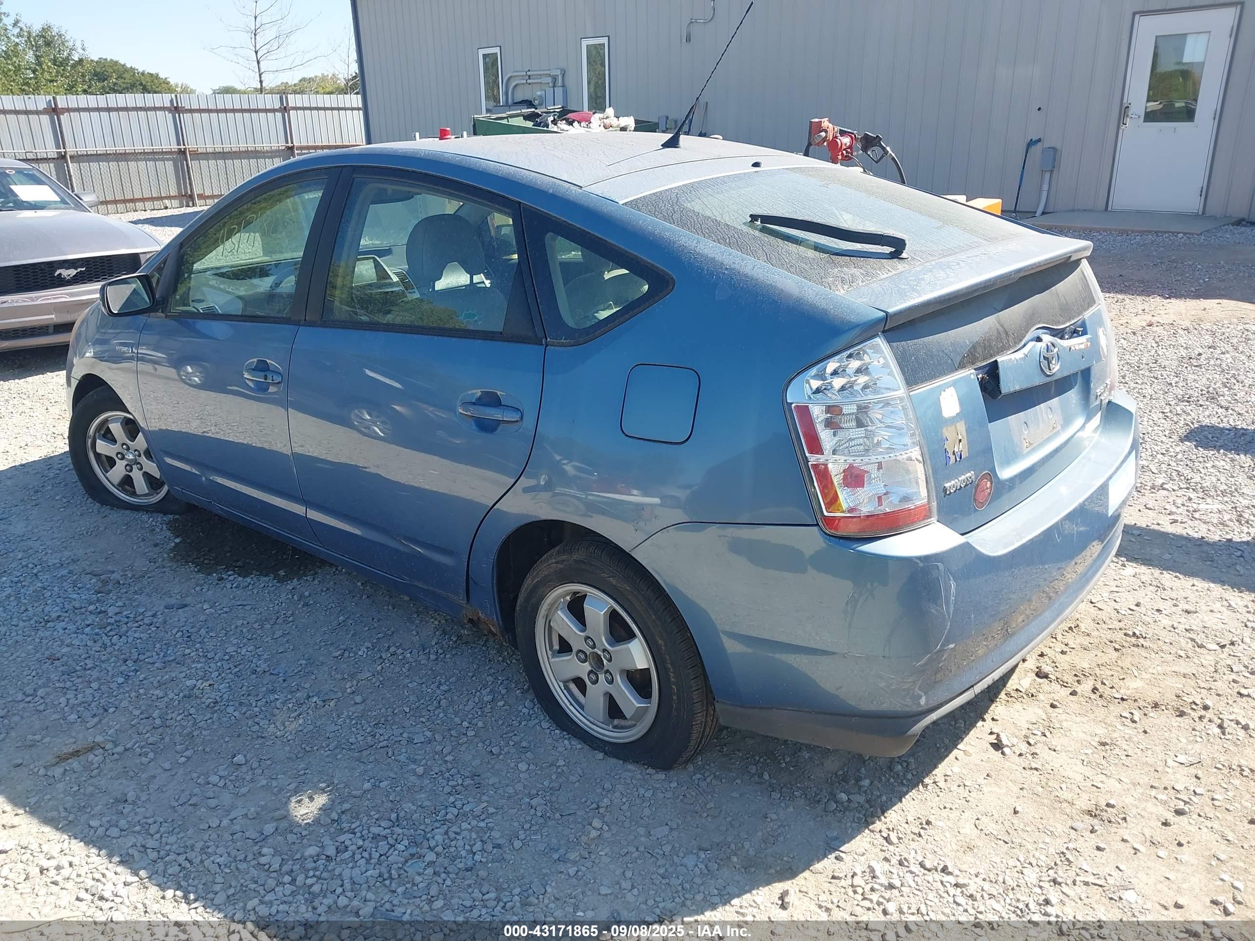 TOYOTA PRIUS image 3