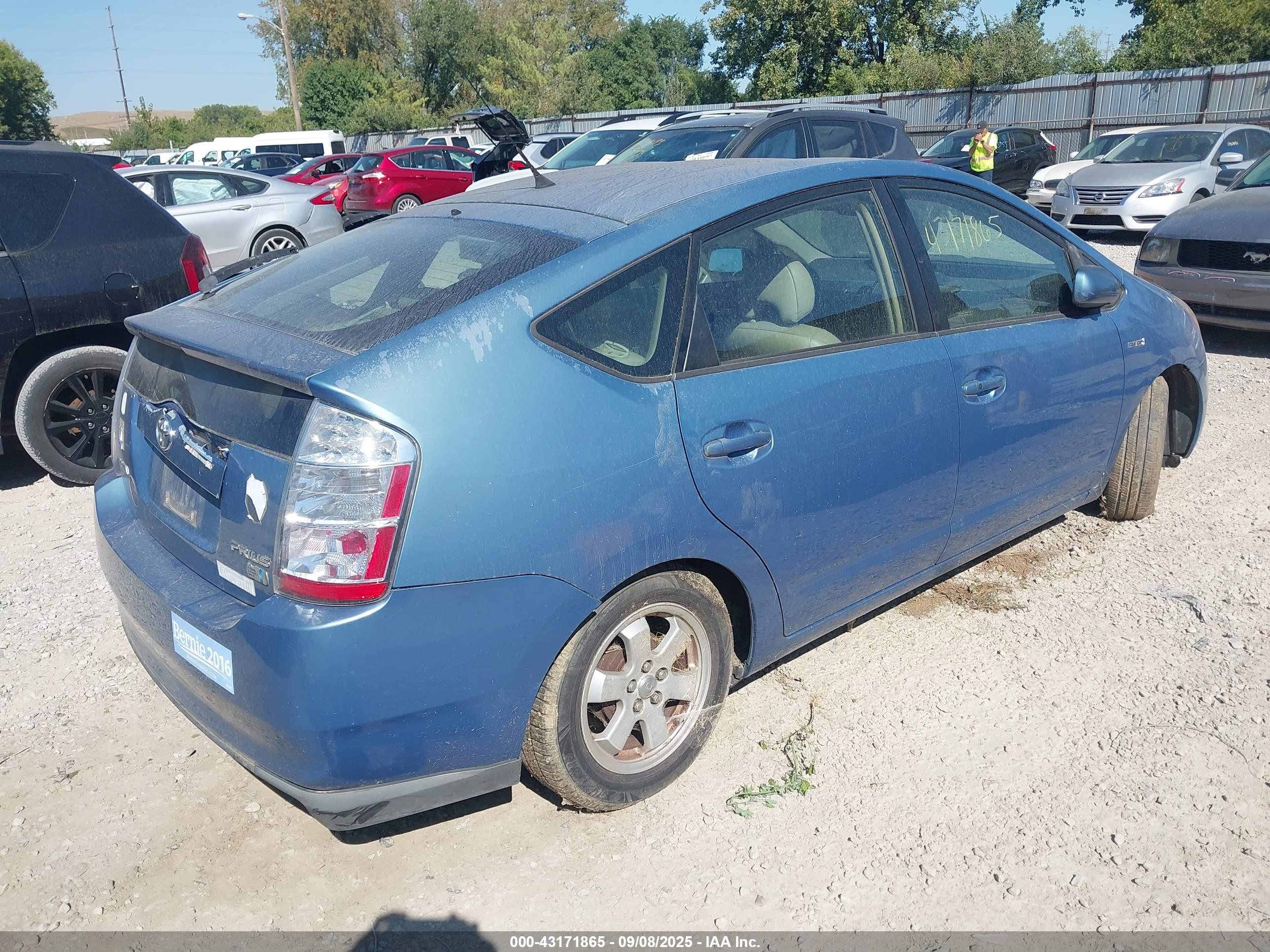 TOYOTA PRIUS image 4