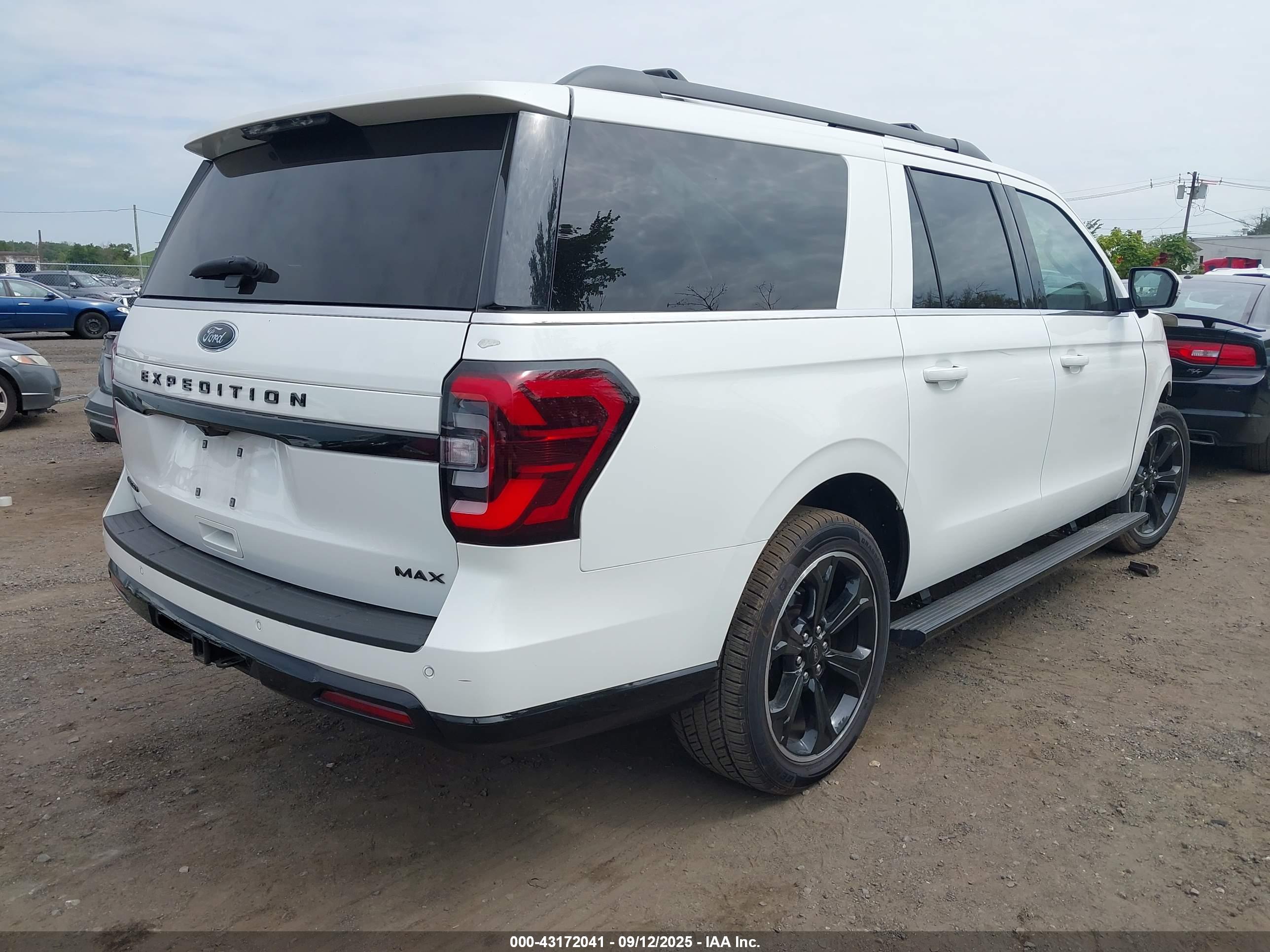 FORD EXPEDITION image 4