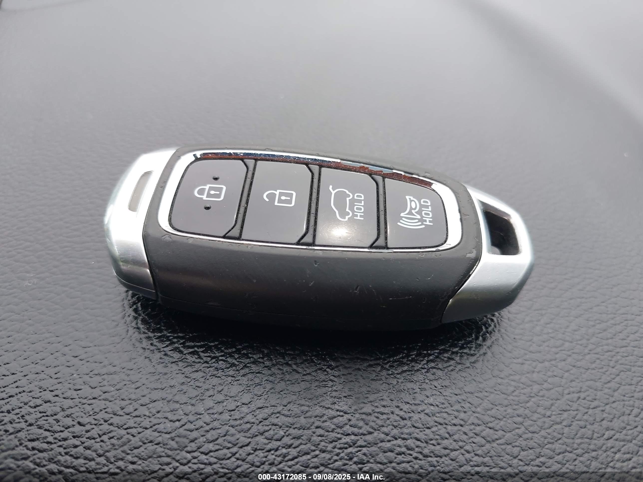HYUNDAI SANTA image 11
