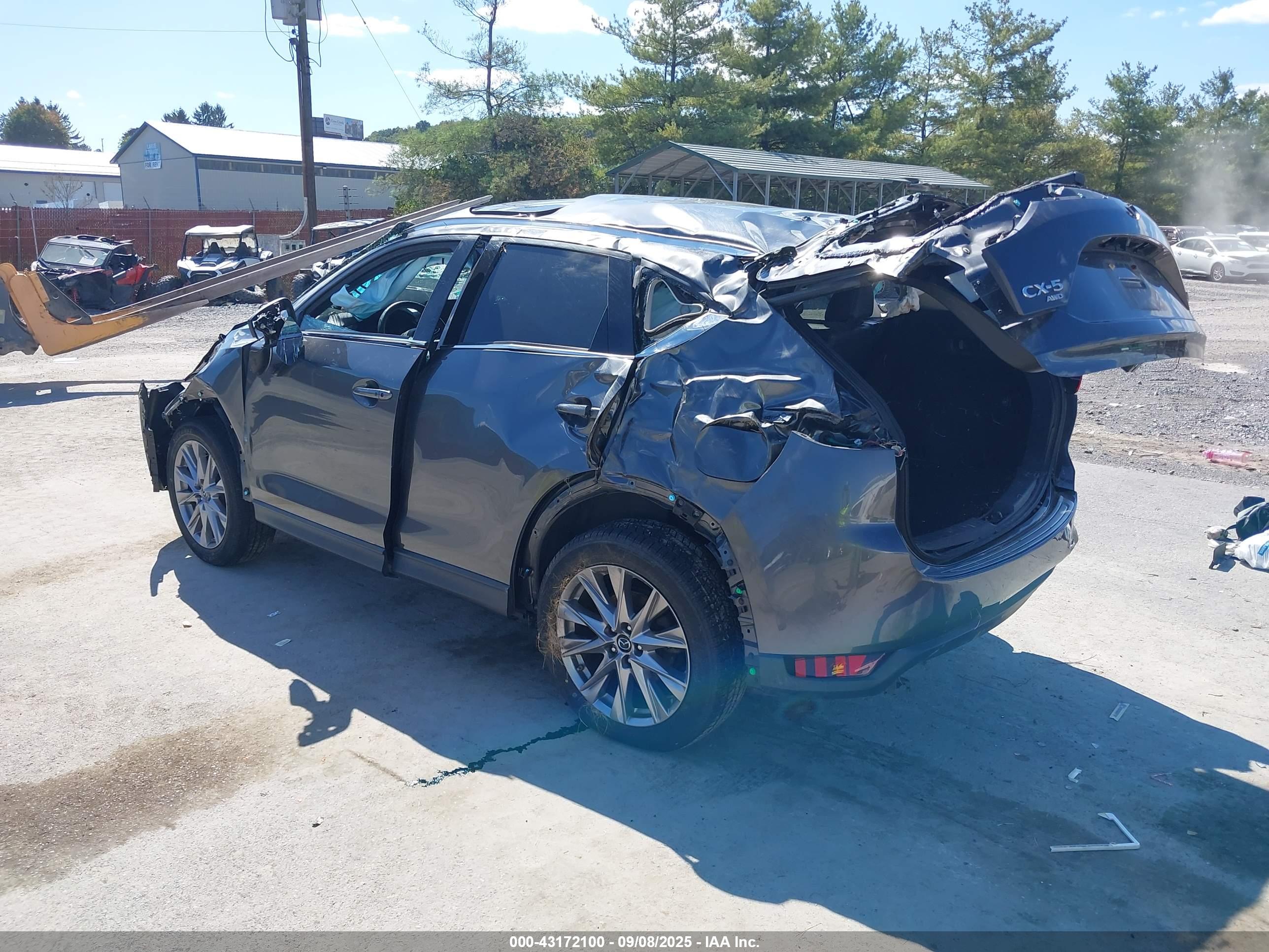 MAZDA CX-5 image 3