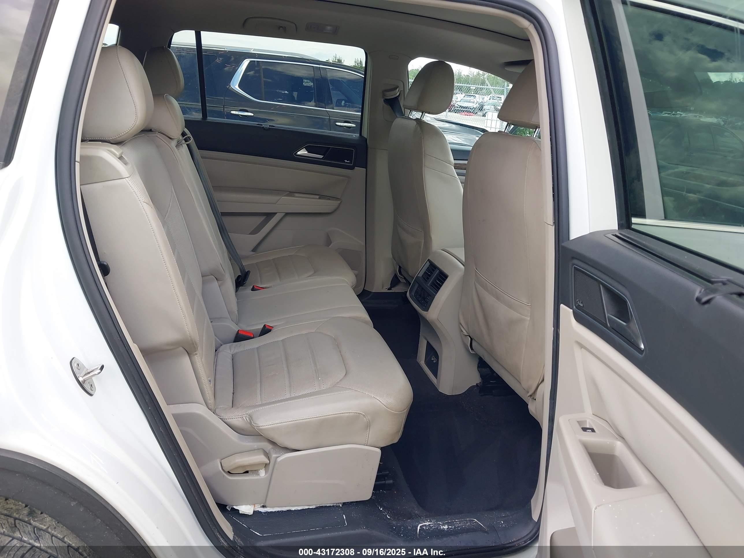 VOLKSWAGEN ATLAS image 8