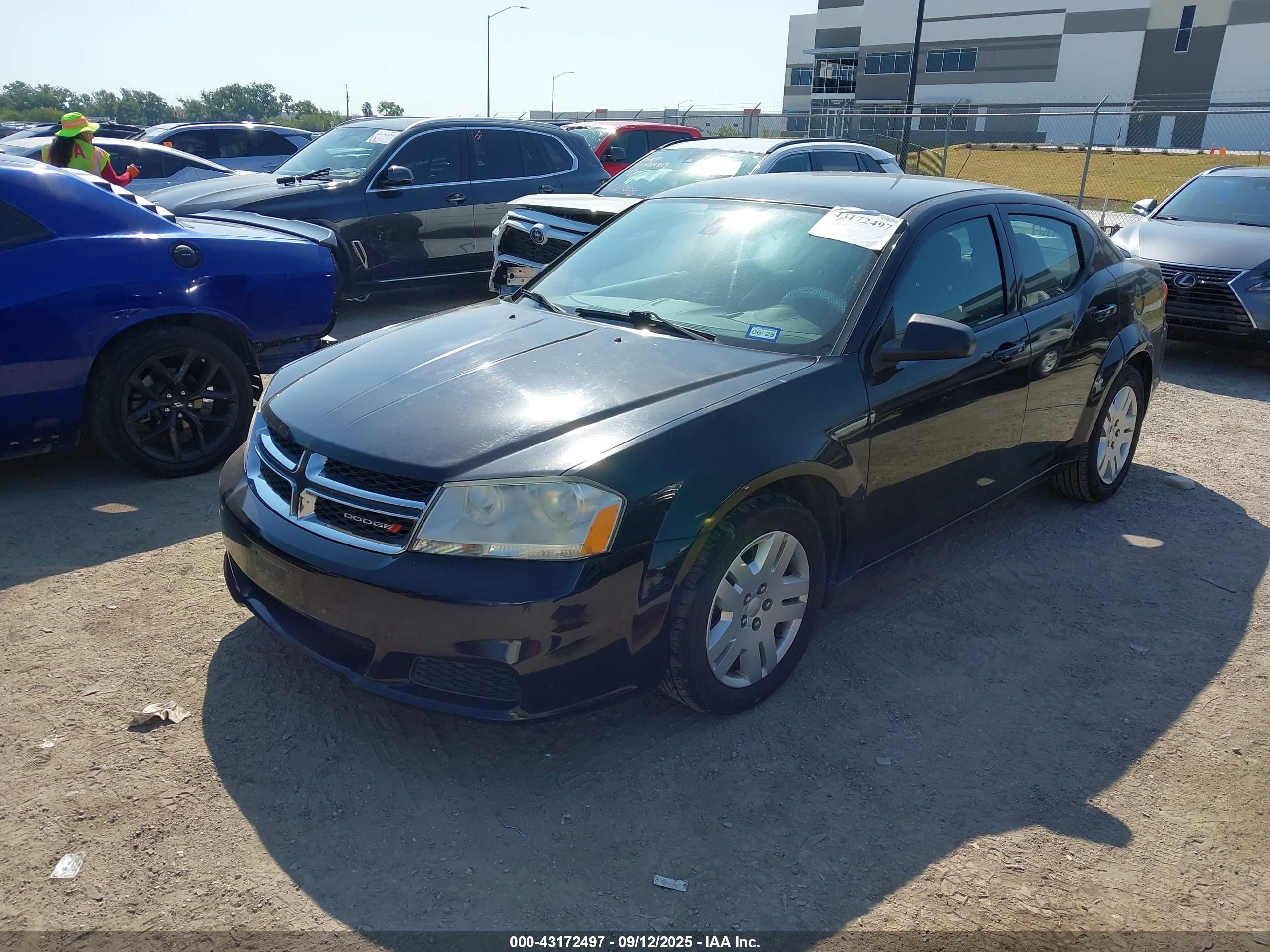 DODGE AVENGER image 2