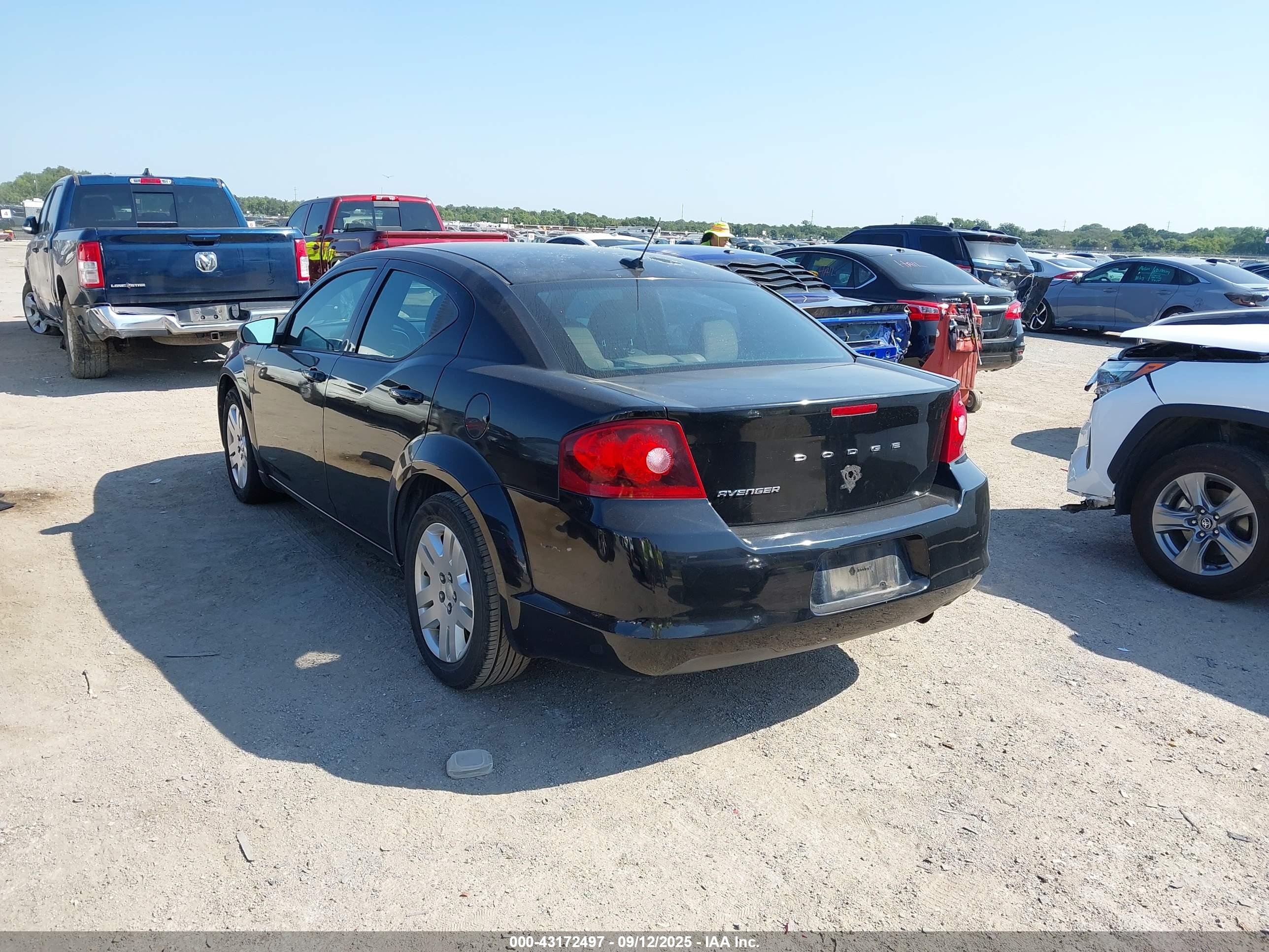 DODGE AVENGER image 3