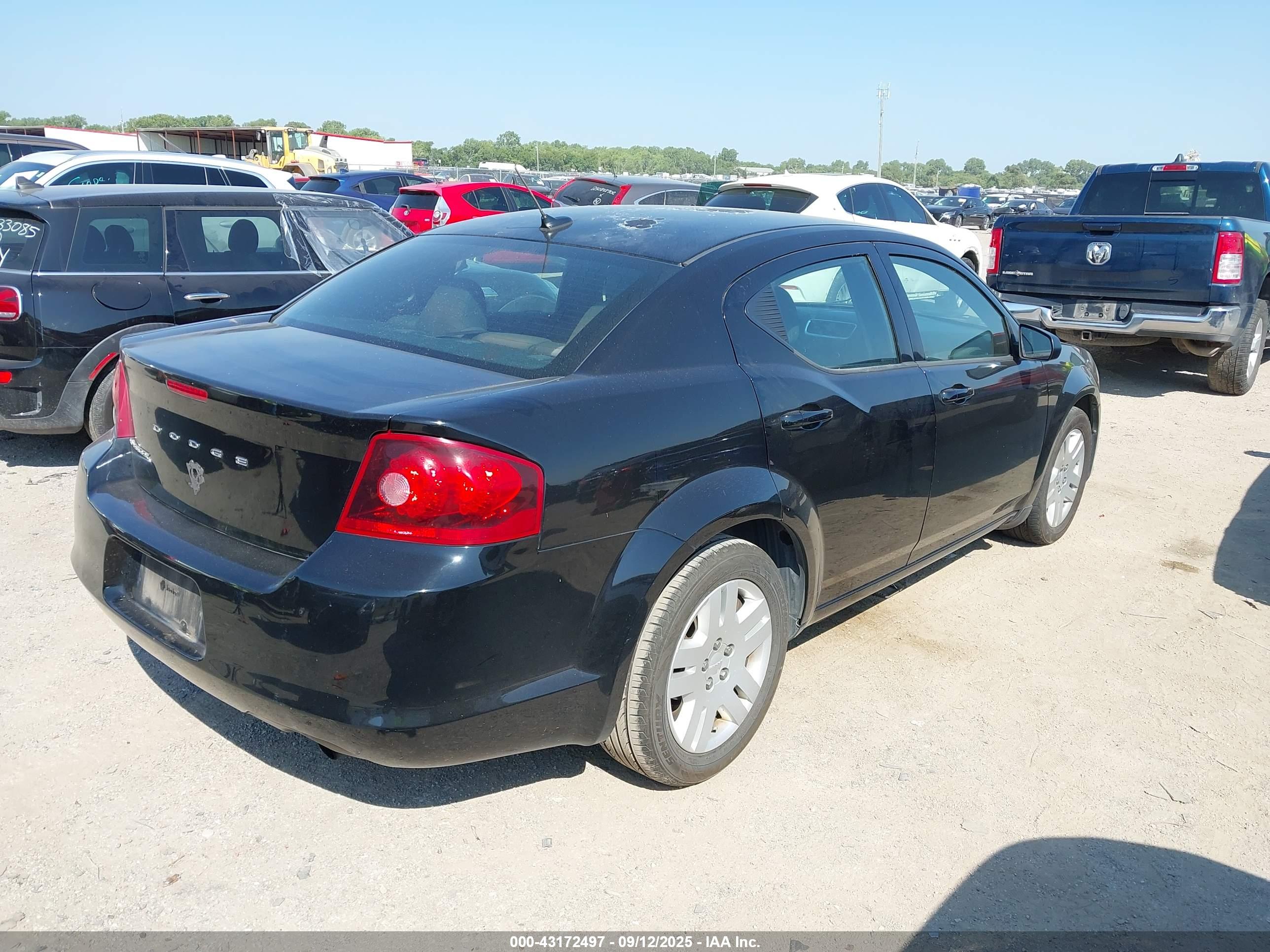 DODGE AVENGER image 4