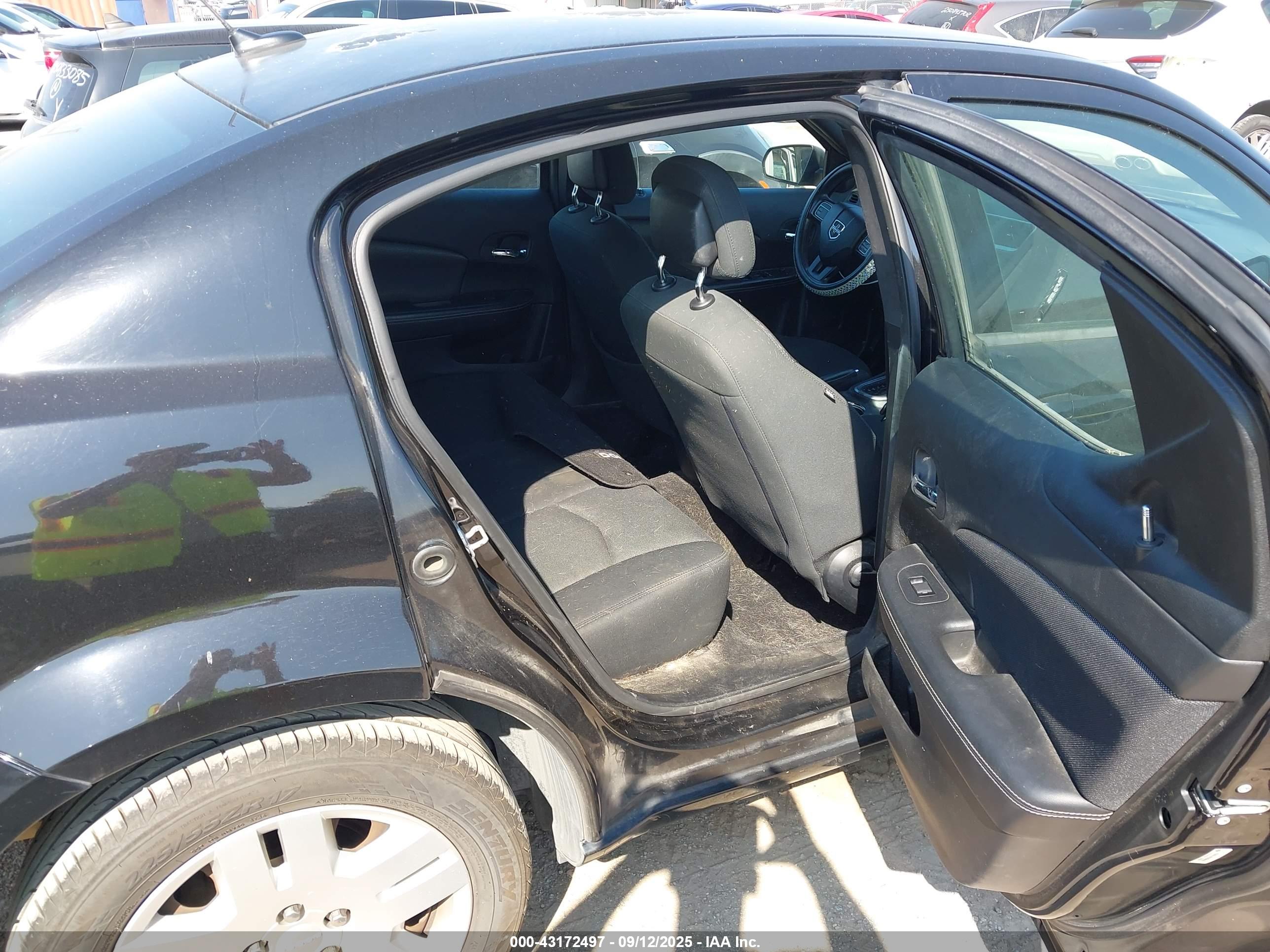 DODGE AVENGER image 8