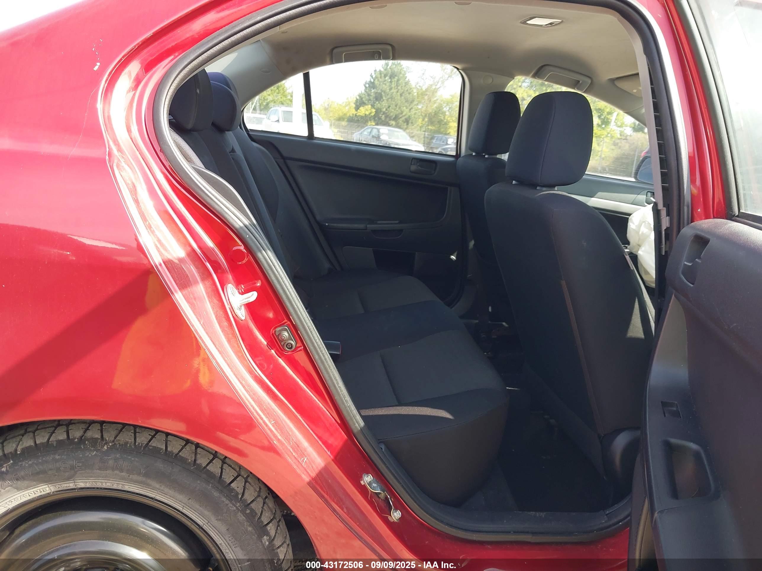 MITSUBISHI LANCER image 8
