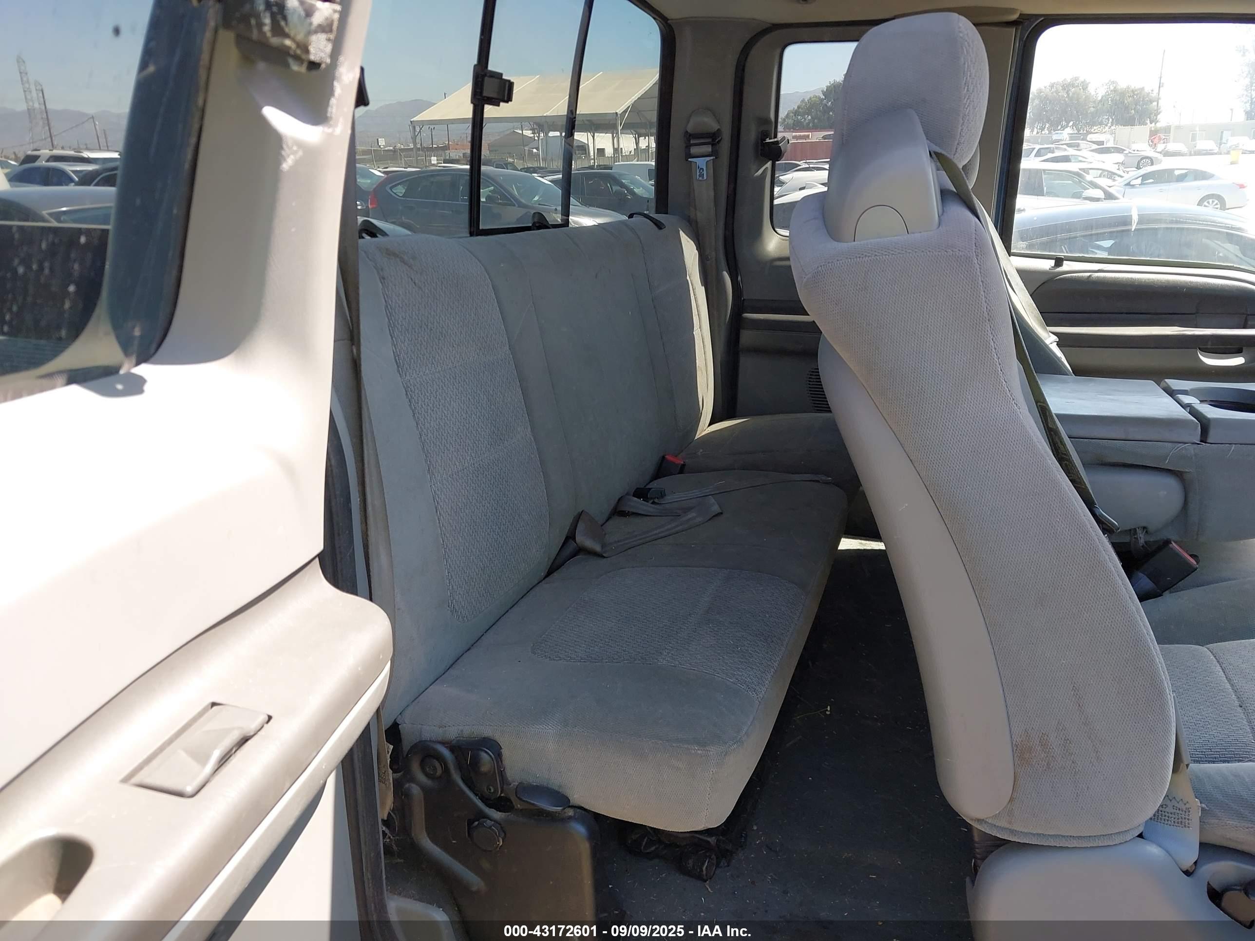 FORD F-350 image 8