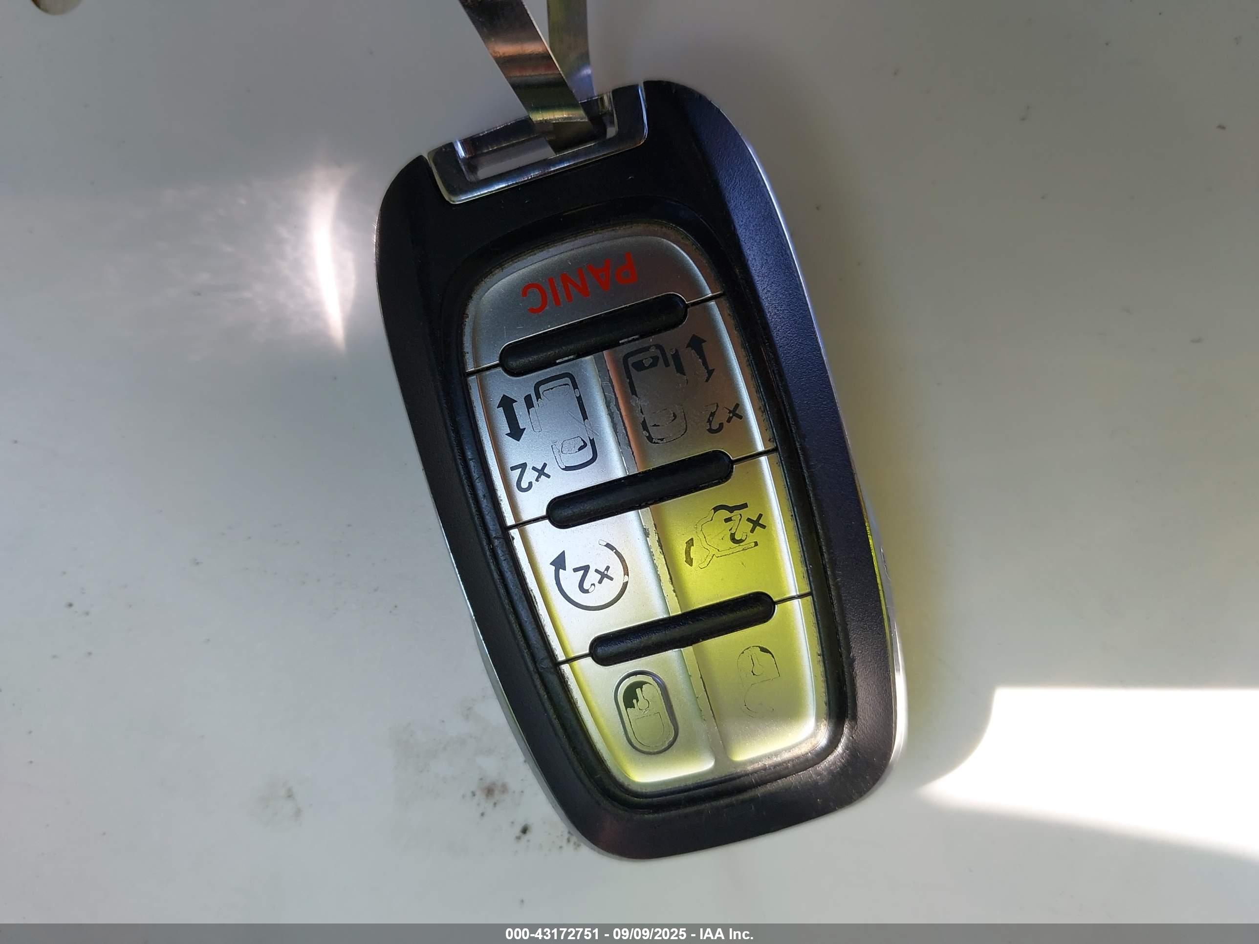 CHRYSLER PACIFICA image 11