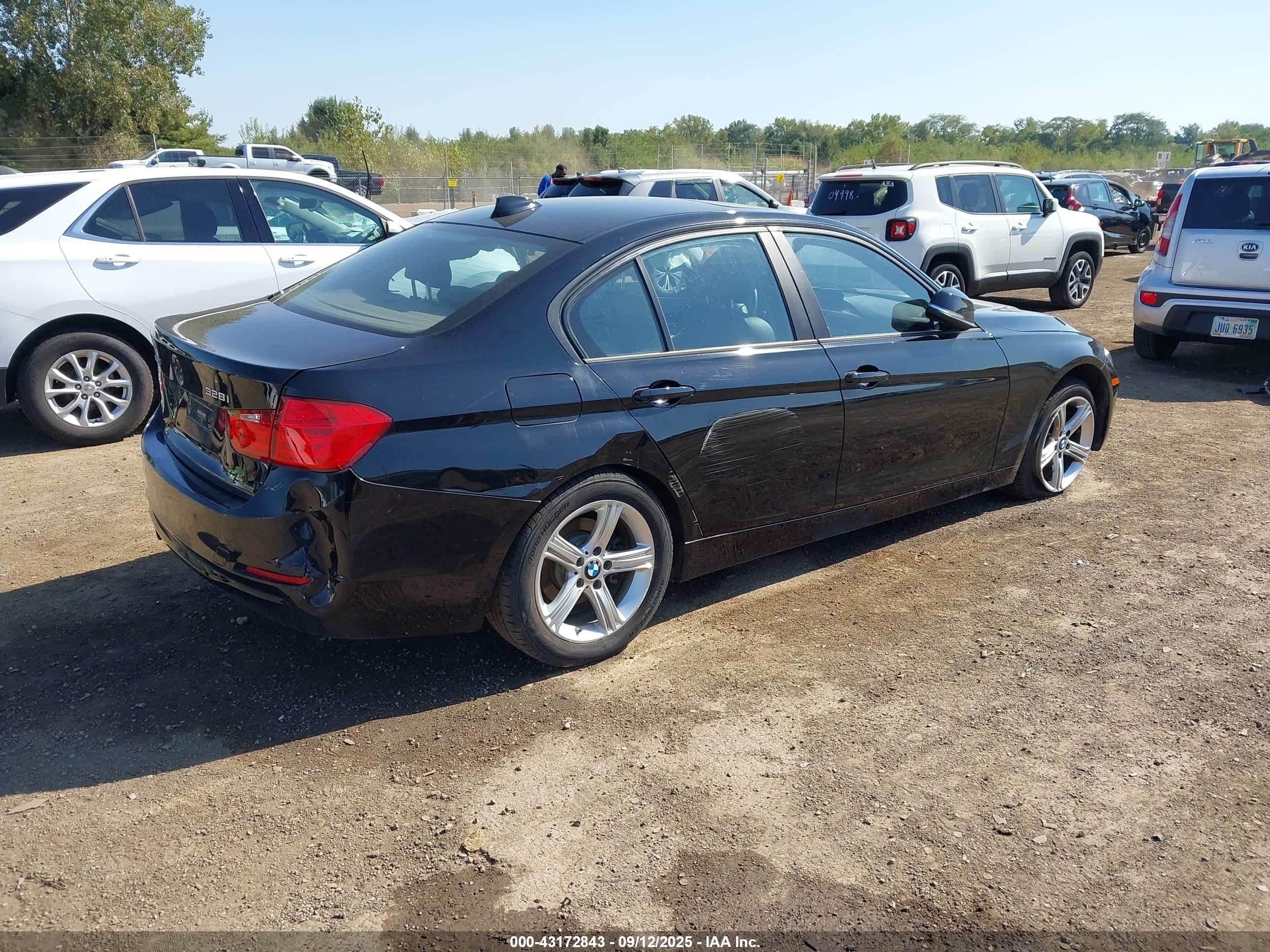 BMW 328I image 4
