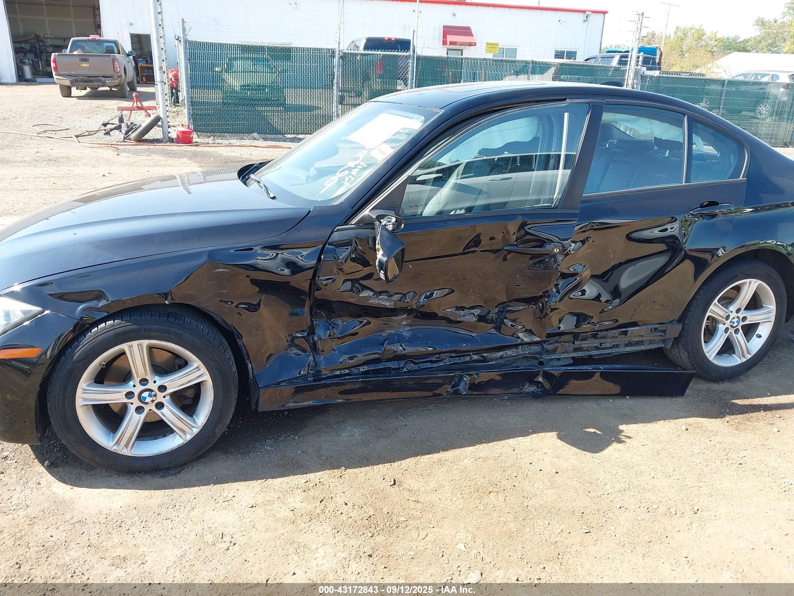 BMW 328I image 6