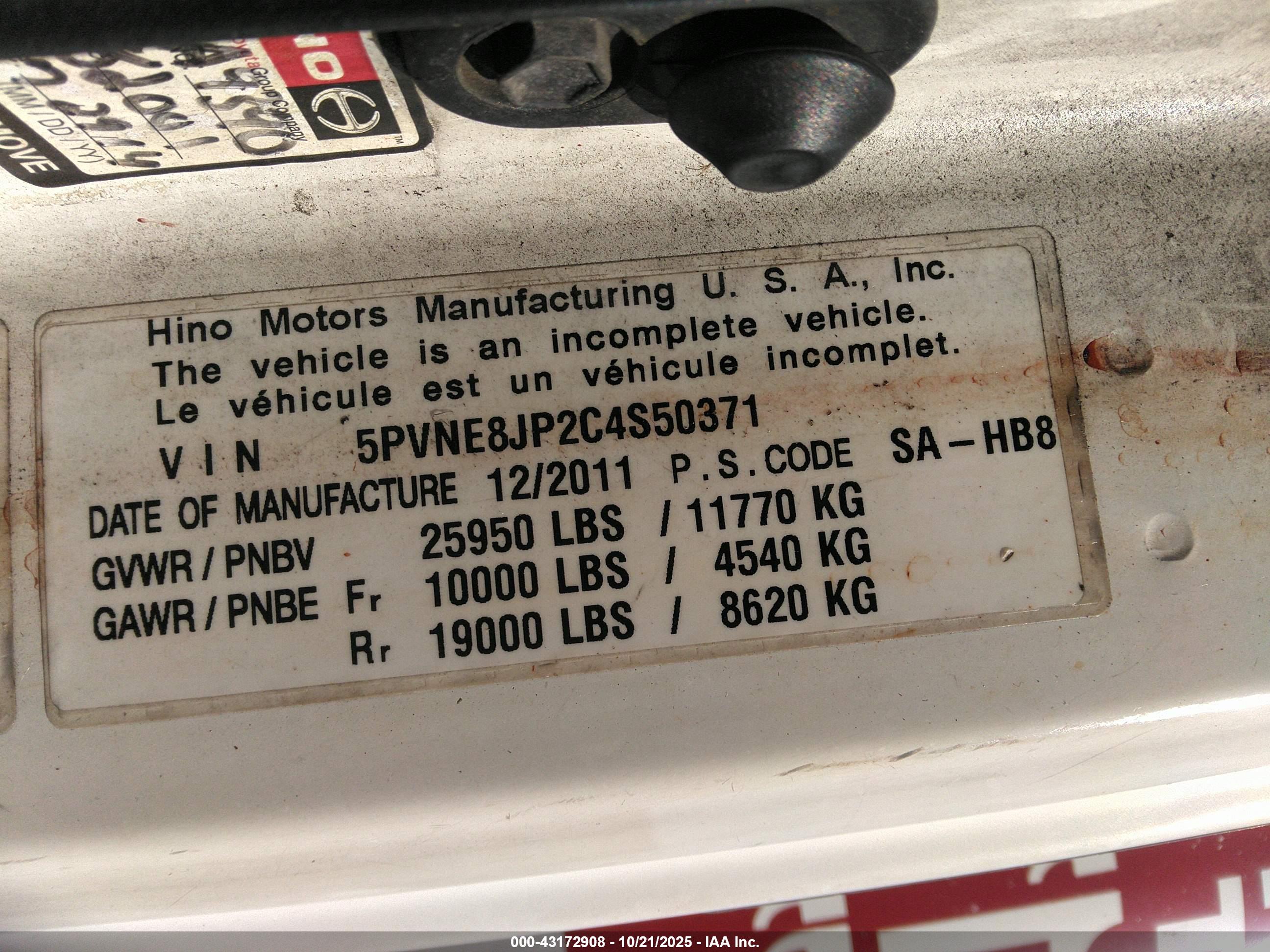 HINO 268 image 9